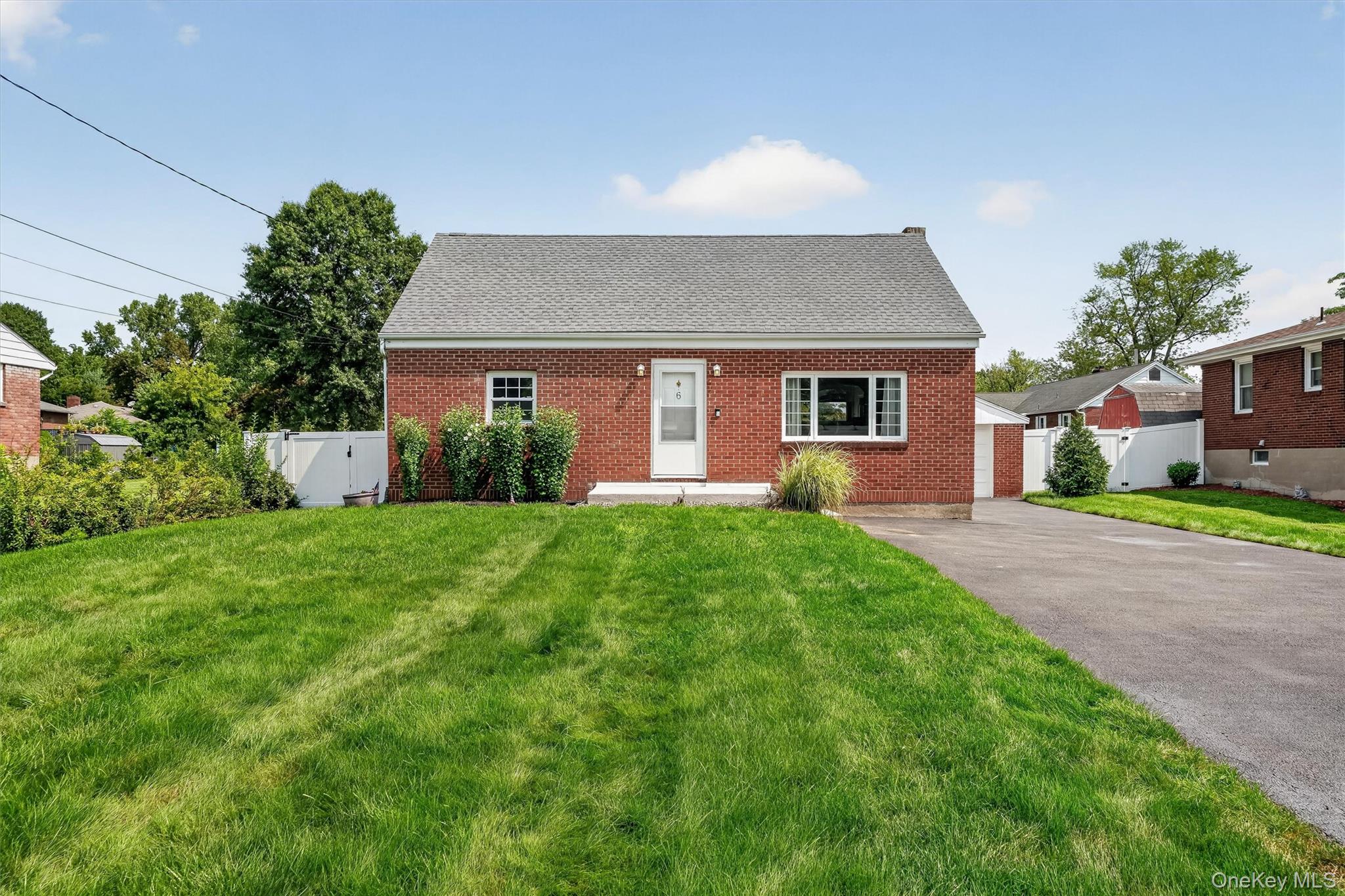 6 Broad Street – For Sale