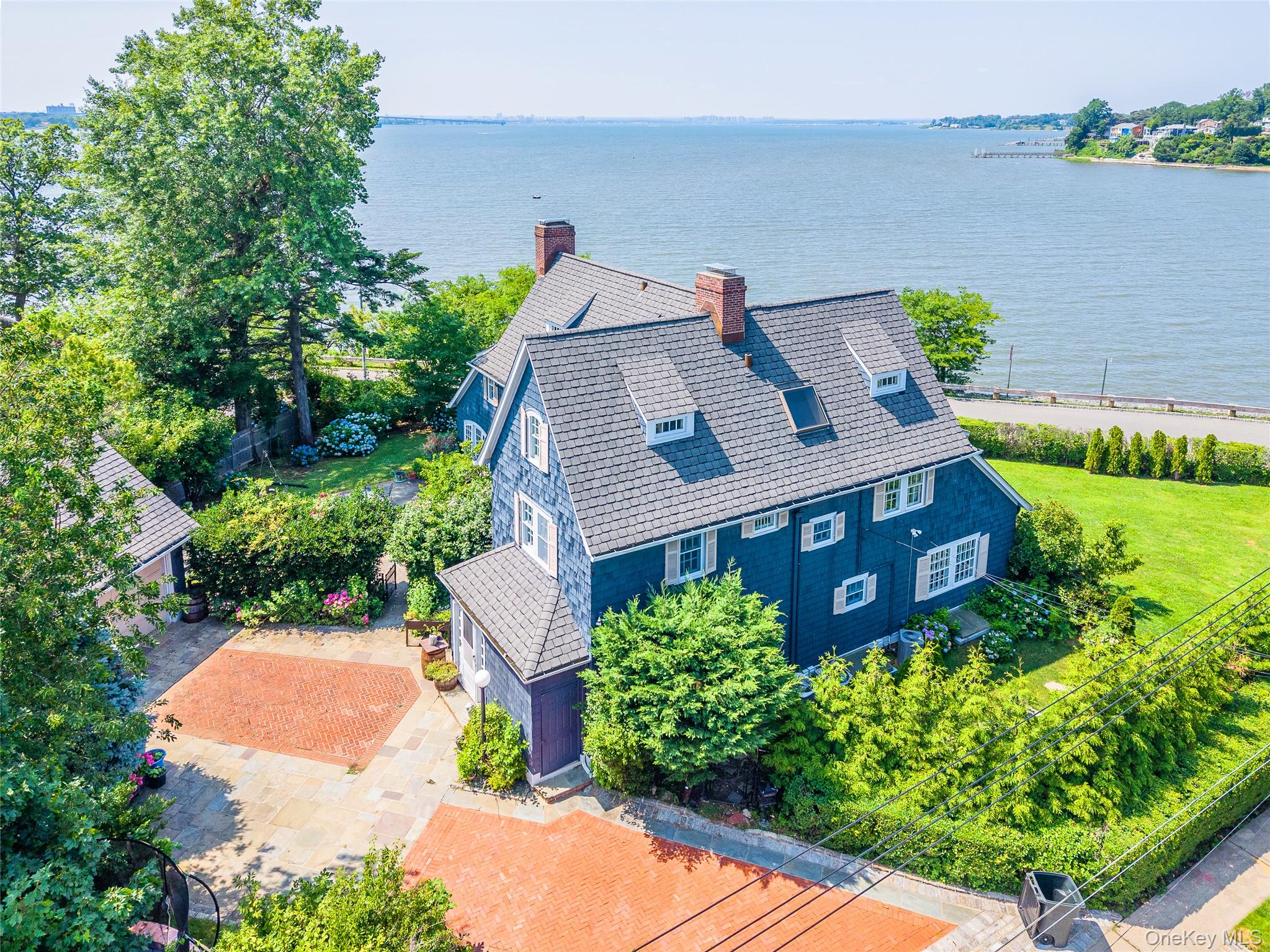 1120 Shore Road – For Sale photo 6