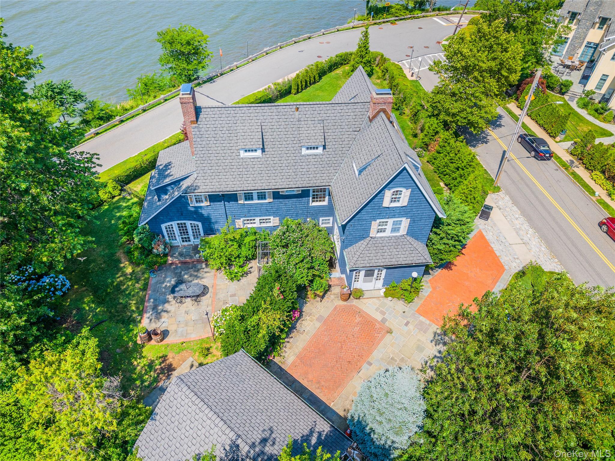 1120 Shore Road – For Sale photo 10