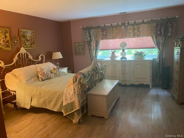 132 Captains Court – For Sale photo 2