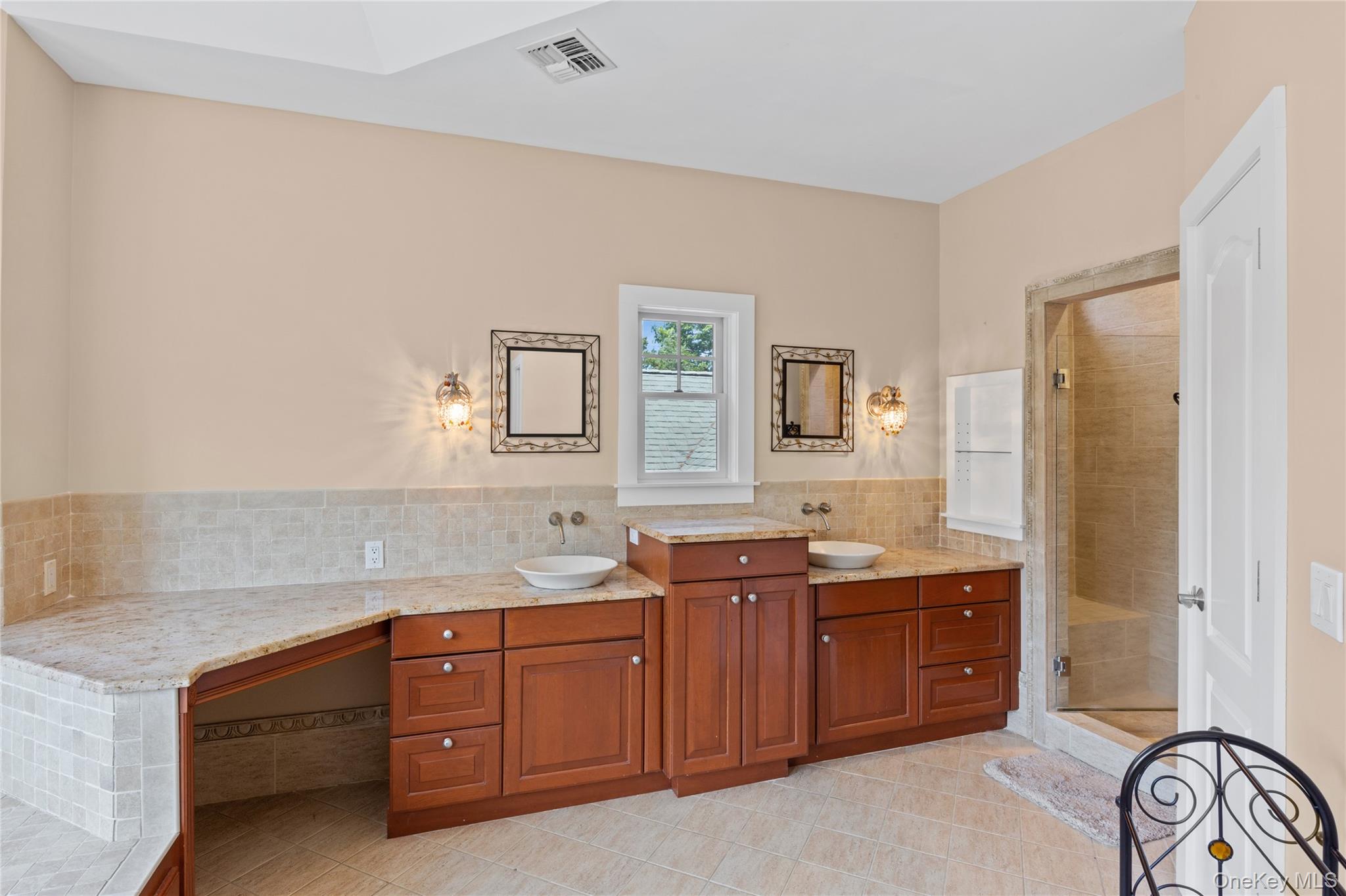 1492 Skunk Lane – For Sale photo 31