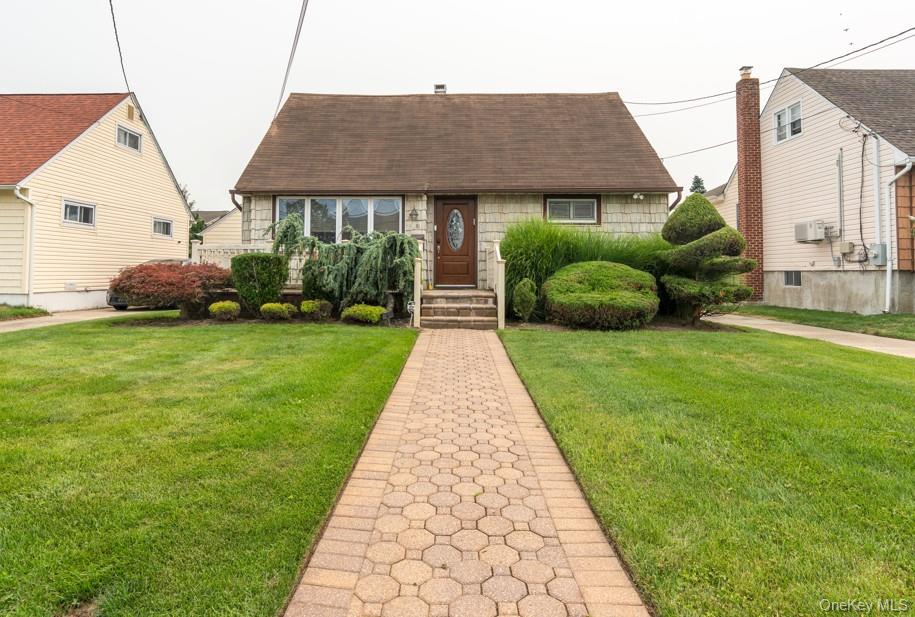 81 Montgomery Avenue – For Sale