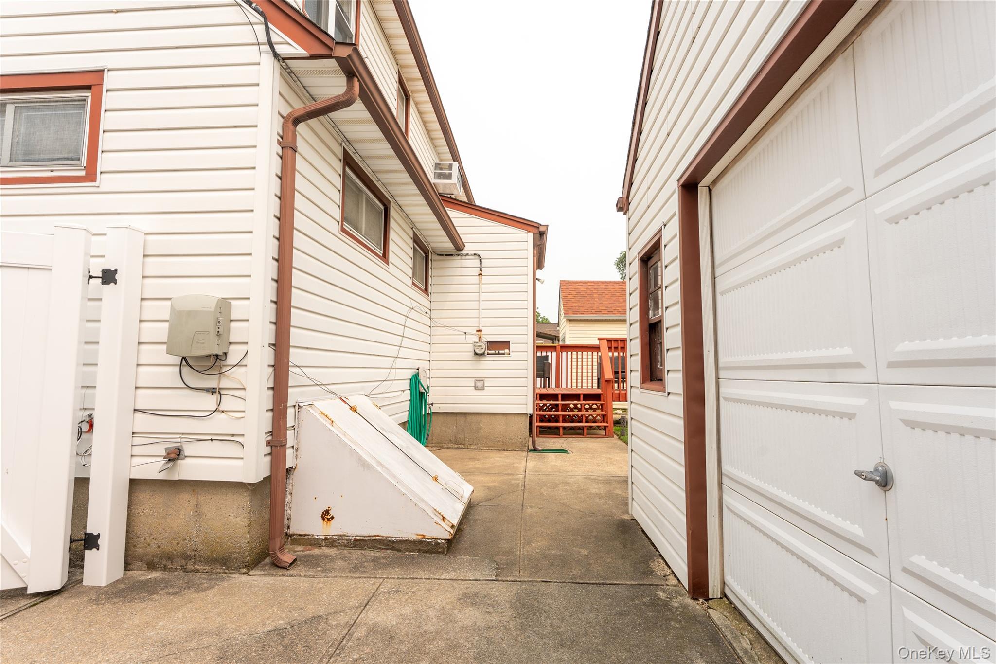 81 Montgomery Avenue – For Sale photo 5