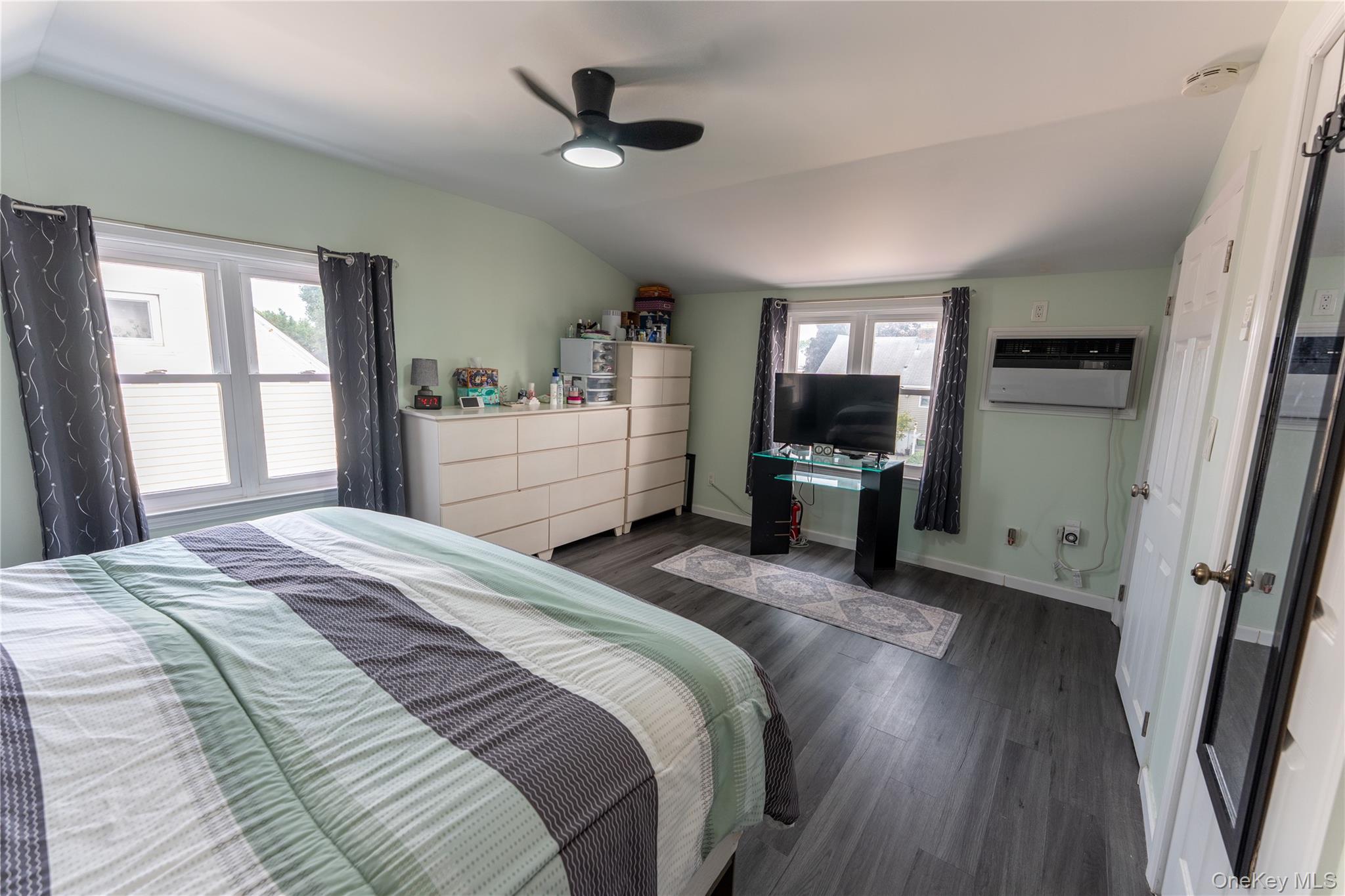 81 Montgomery Avenue – For Sale photo 24