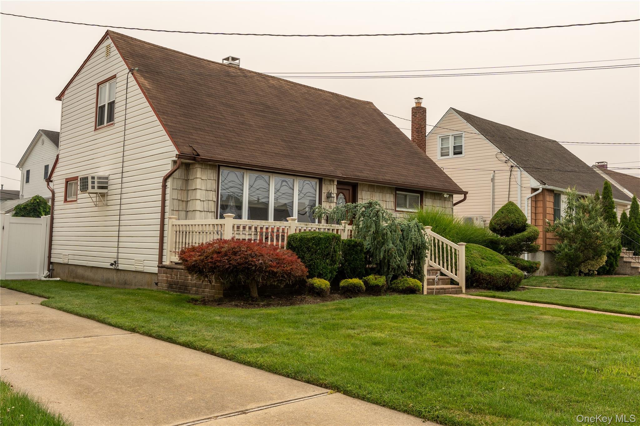 81 Montgomery Avenue – For Sale photo 2