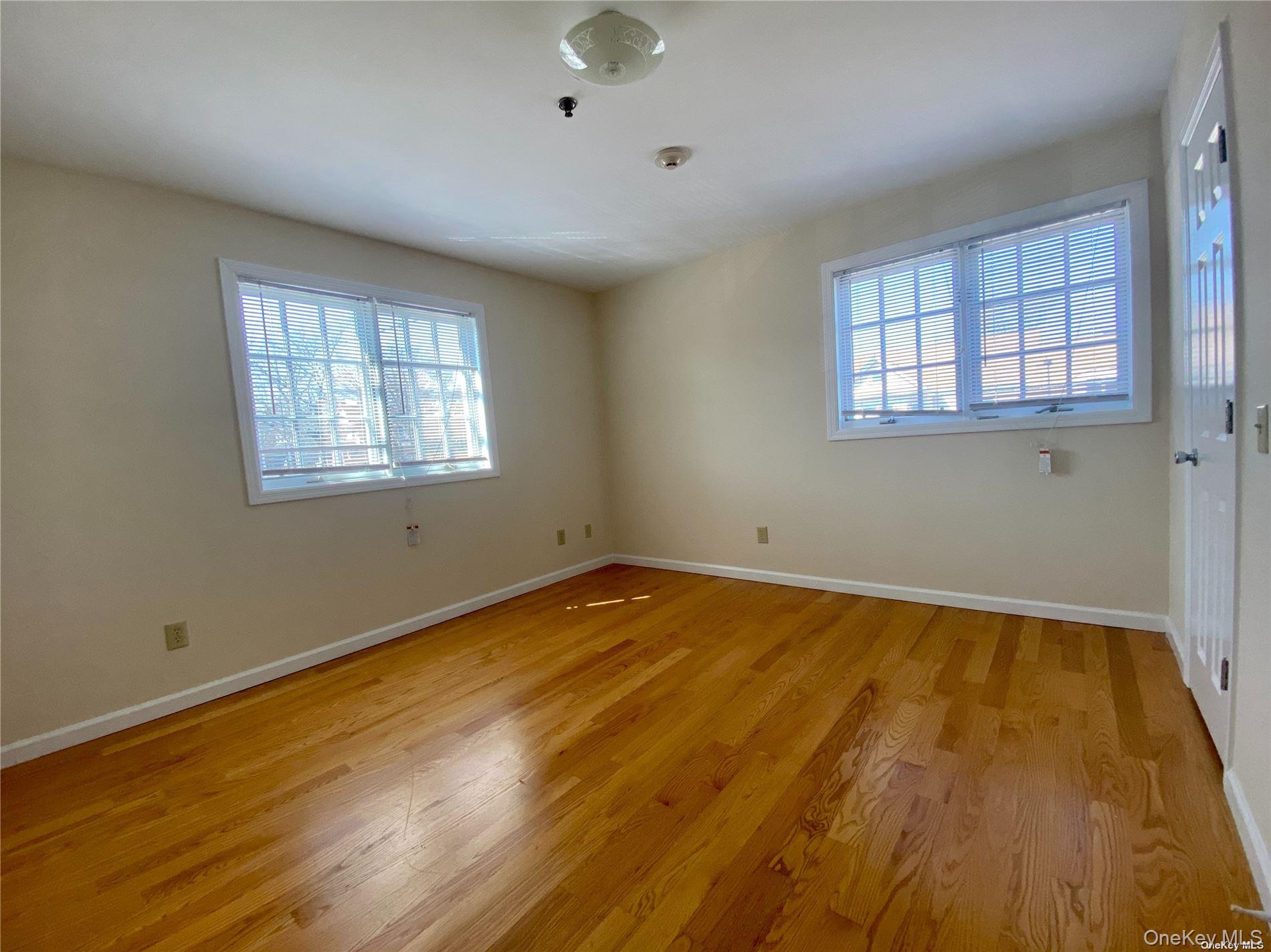 259 Glen Cove Avenue, Unit 255 photo 8