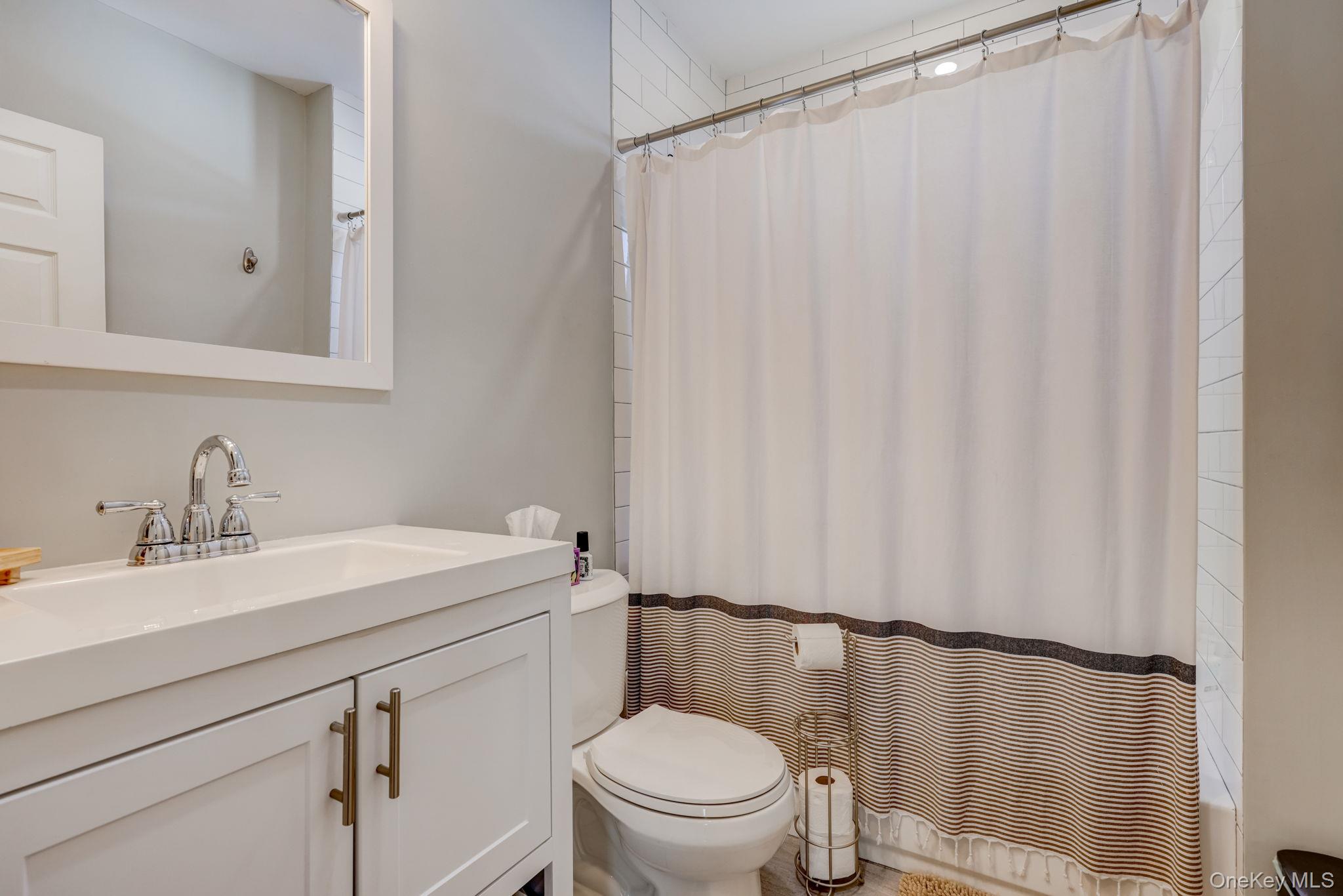 7 4th Street – For Rent photo 13