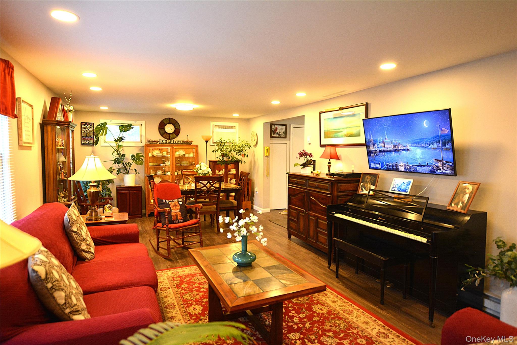 105 W Village Circle, Unit 105 photo 4