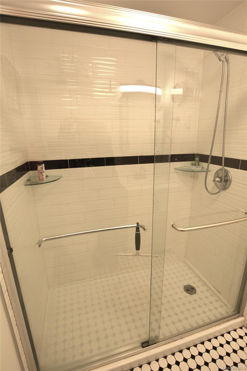 105 W Village Circle, Unit 105 photo 21