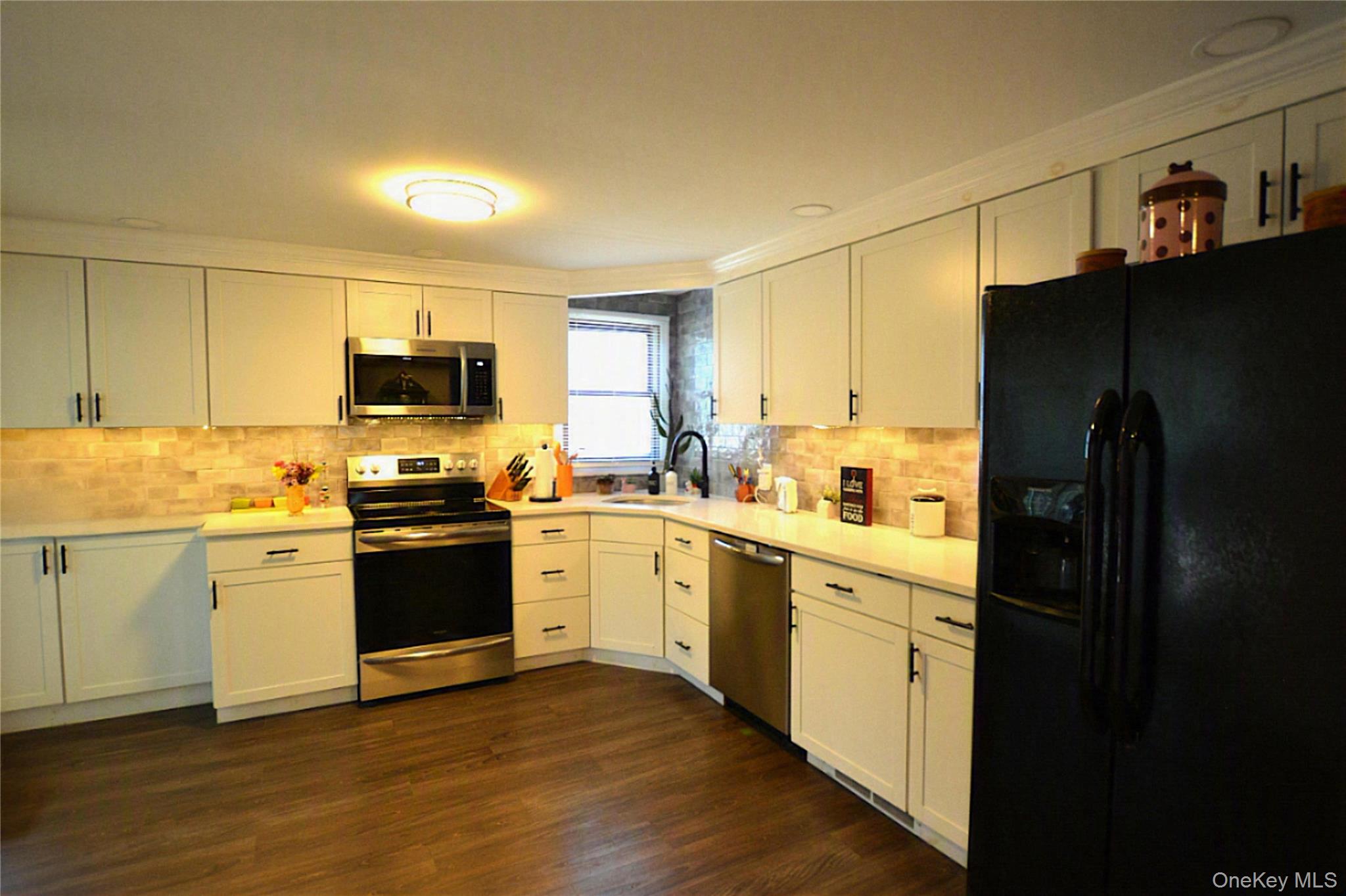 105 W Village Circle, Unit 105 photo 6