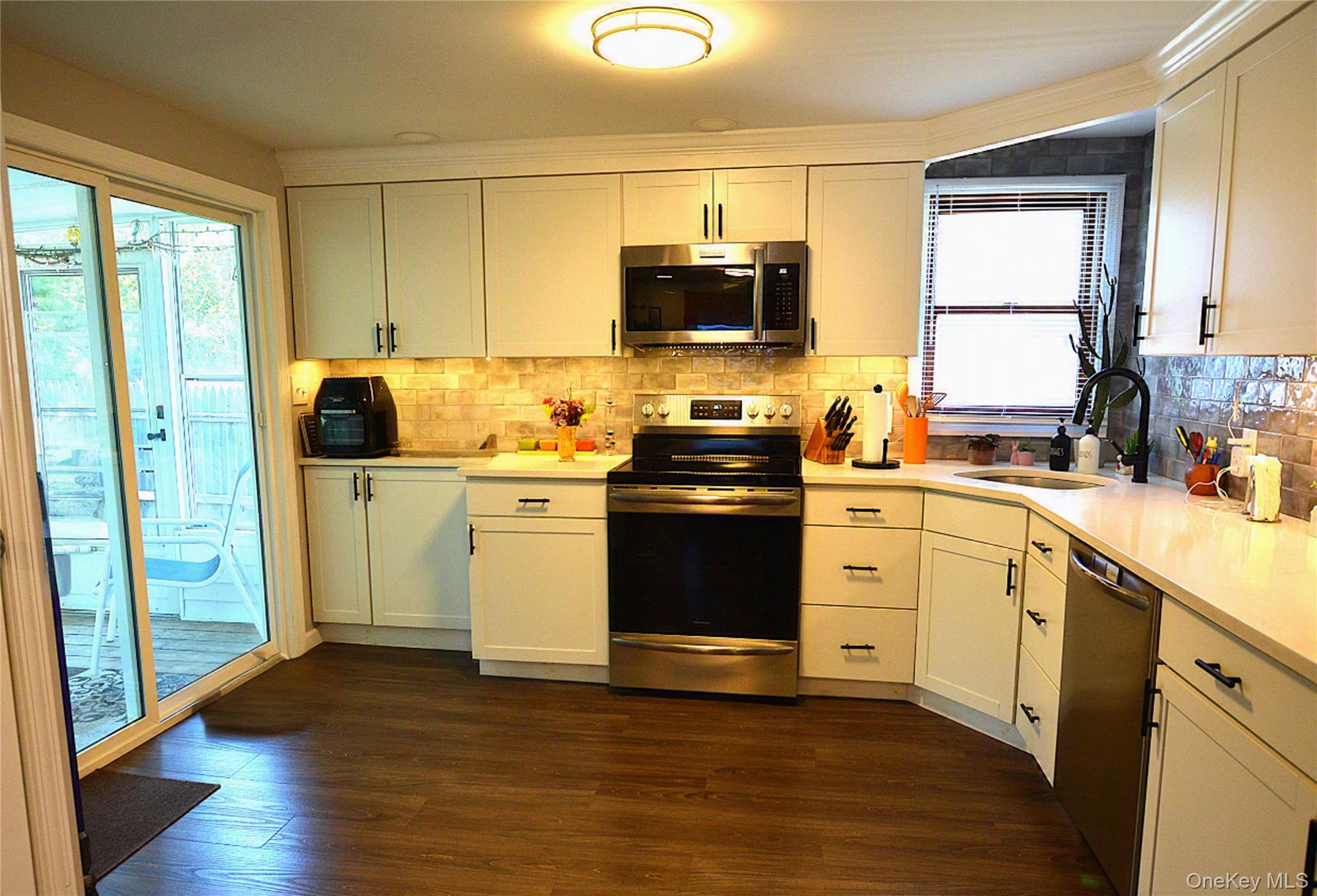 105 W Village Circle, Unit 105 photo 7