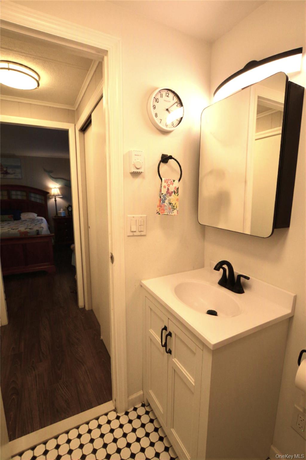 105 W Village Circle, Unit 105 photo 19