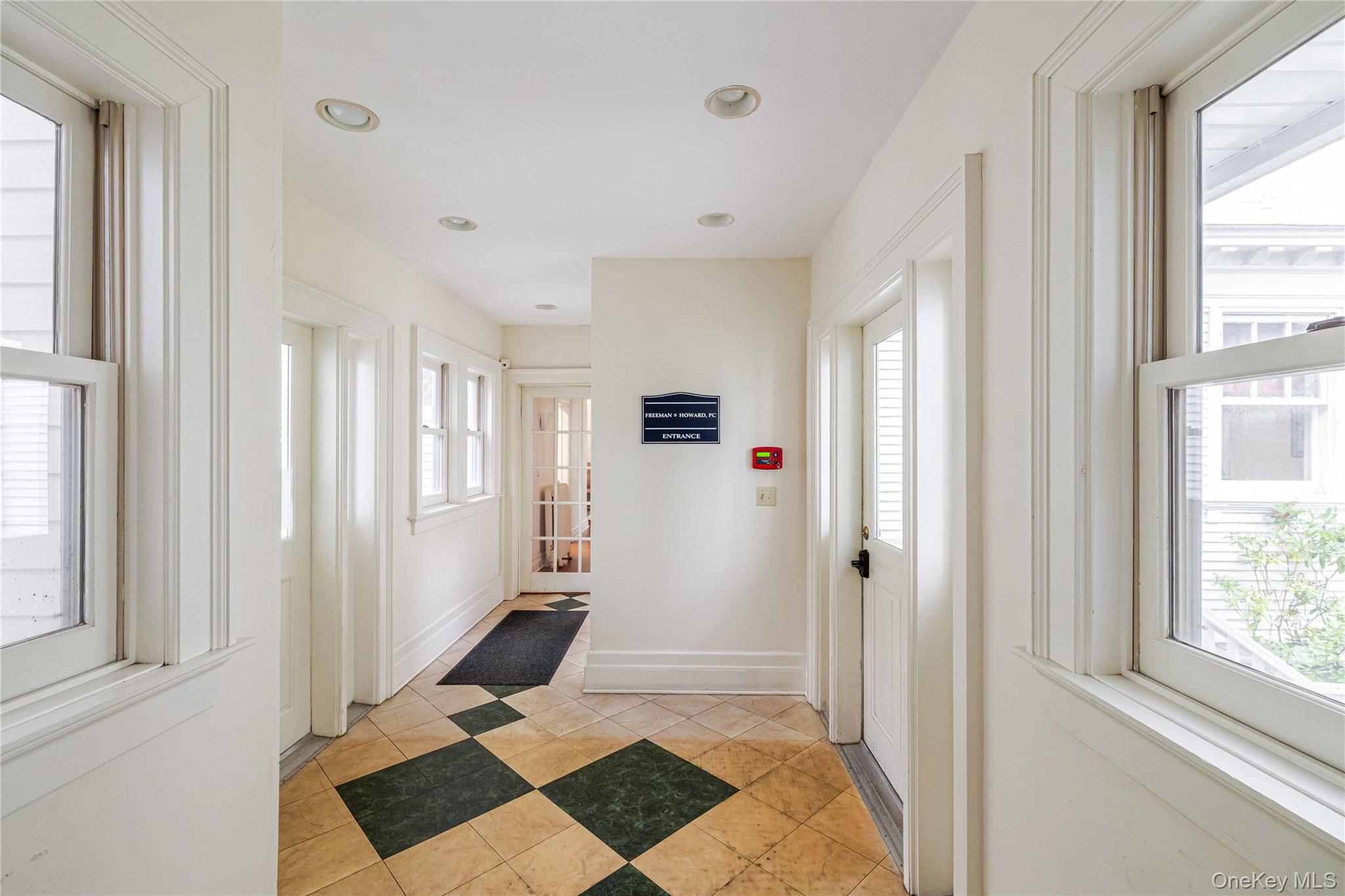 437 E Allen Street – For Sale photo 43
