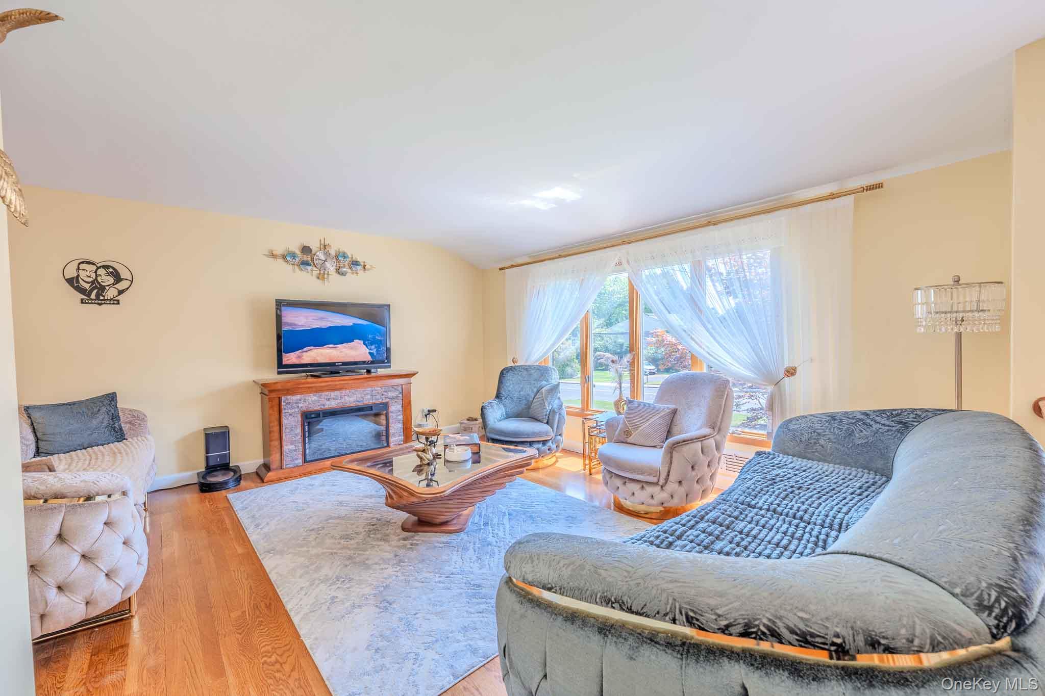 337 Burr Road – For Sale photo 6