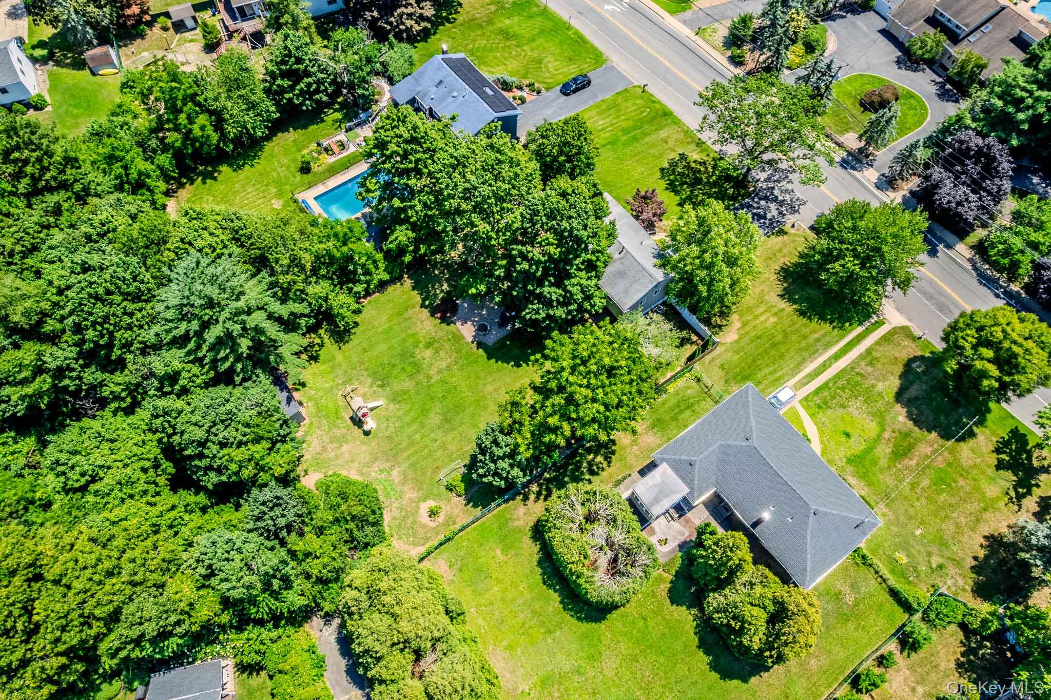 337 Burr Road – For Sale photo 3