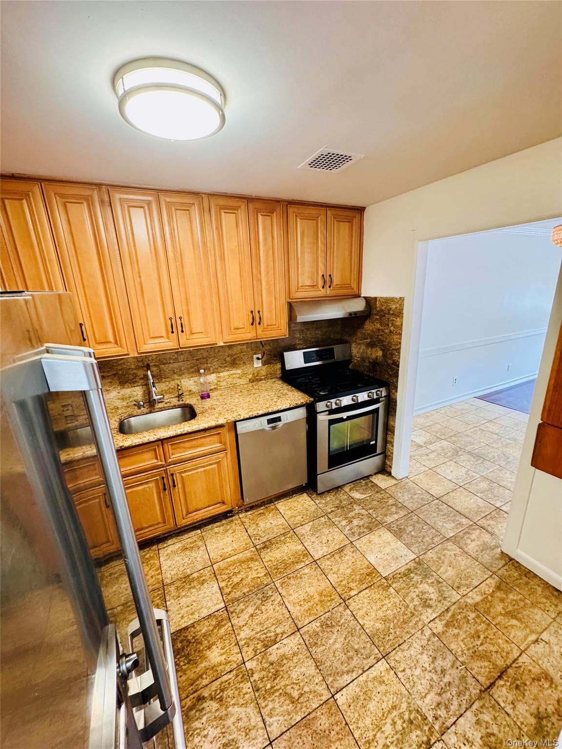 139 Hopkins Street – For Rent photo 2