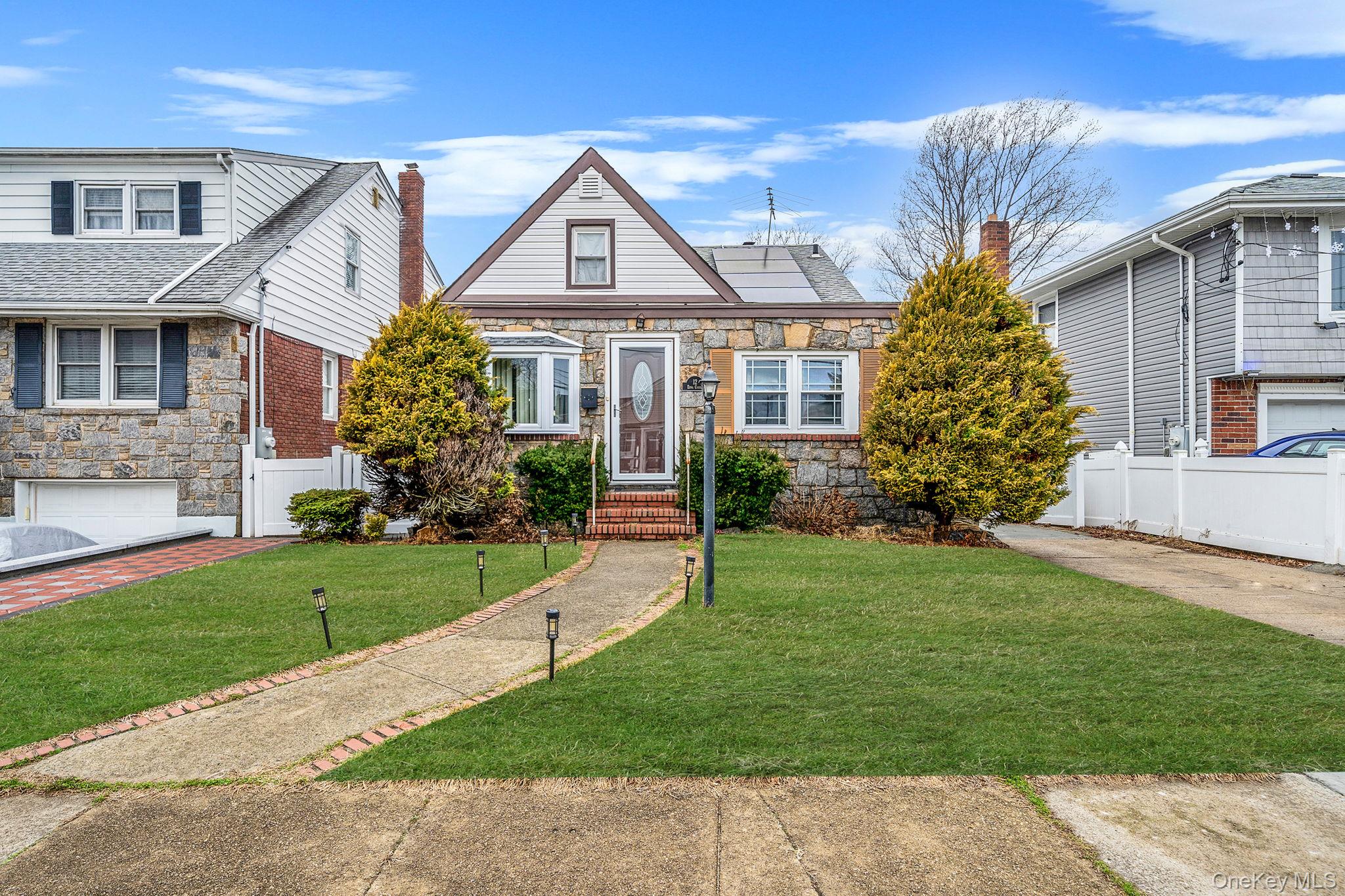 12 Edna Court – For Sale
