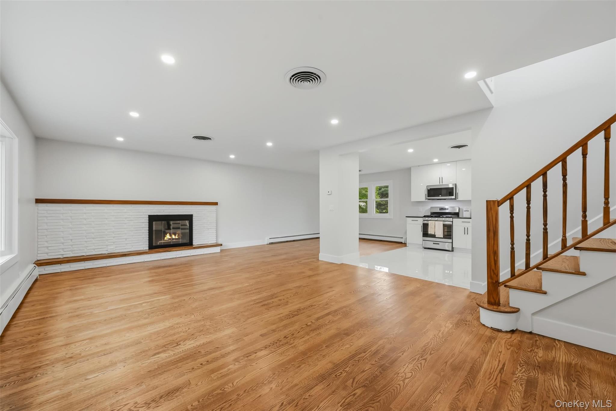 21 Manhattan Avenue, Unit 19 photo 34