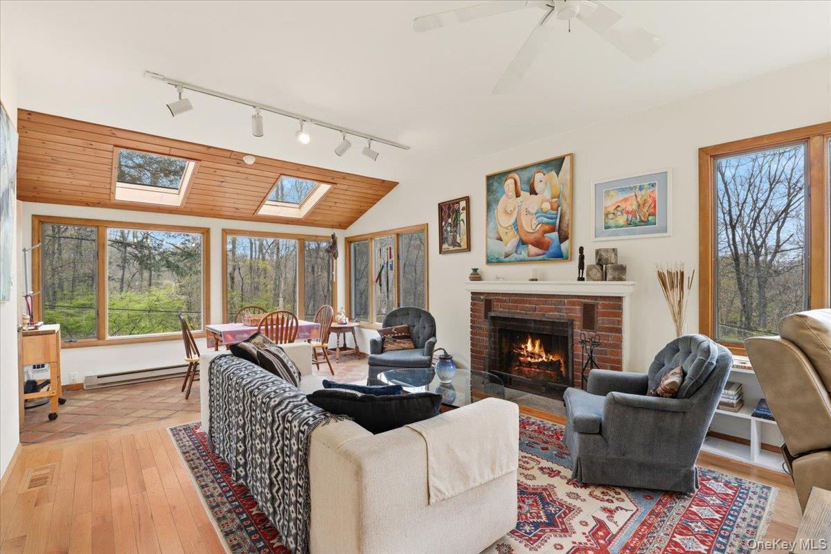 1 Branch Street – For Rent photo 4