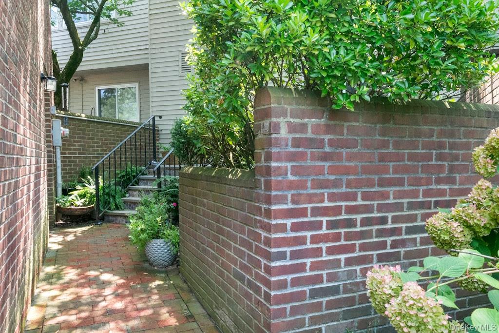 8 Waterside Close – For Sale photo 33