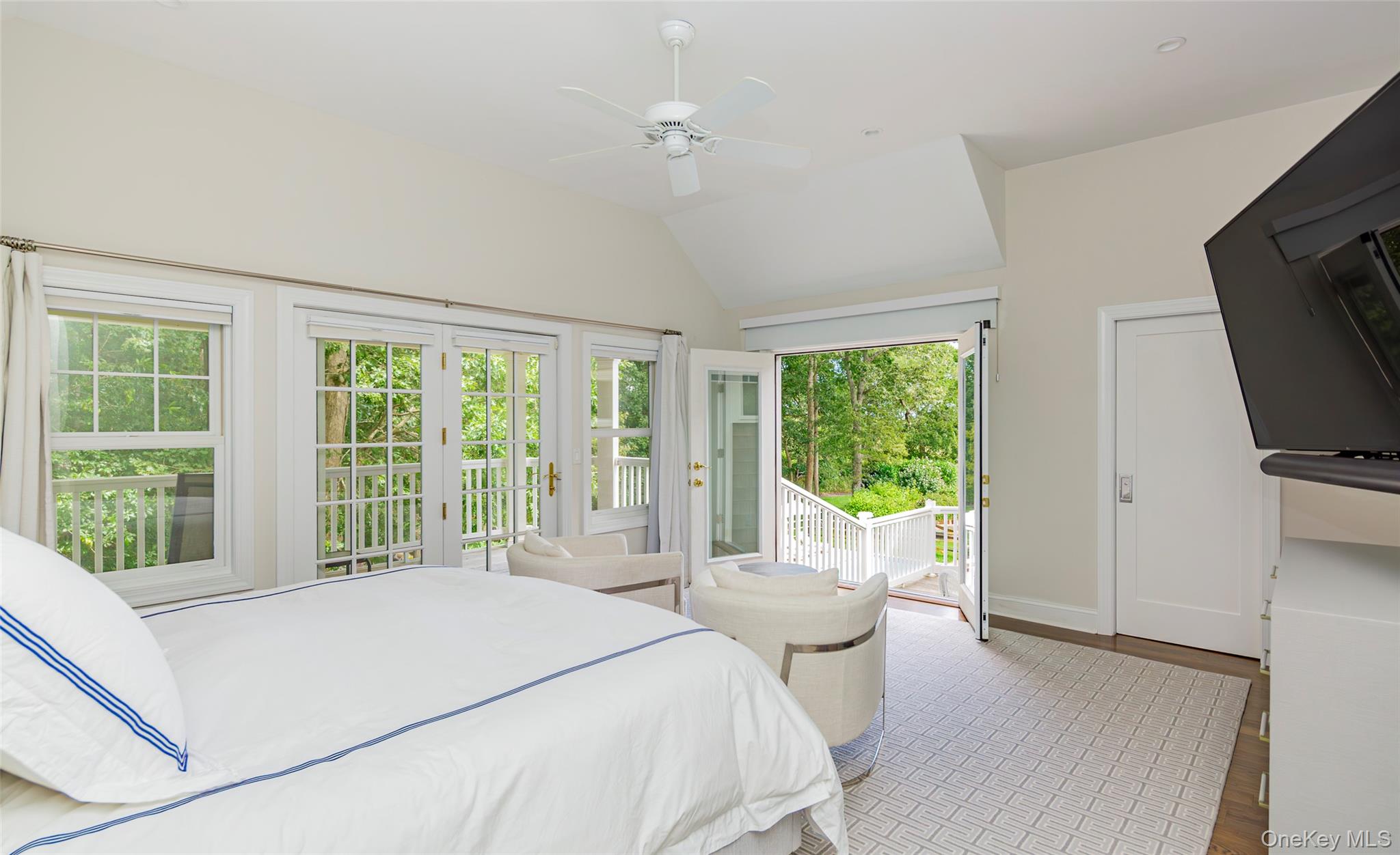 652 Noyack Path – For Sale photo 26