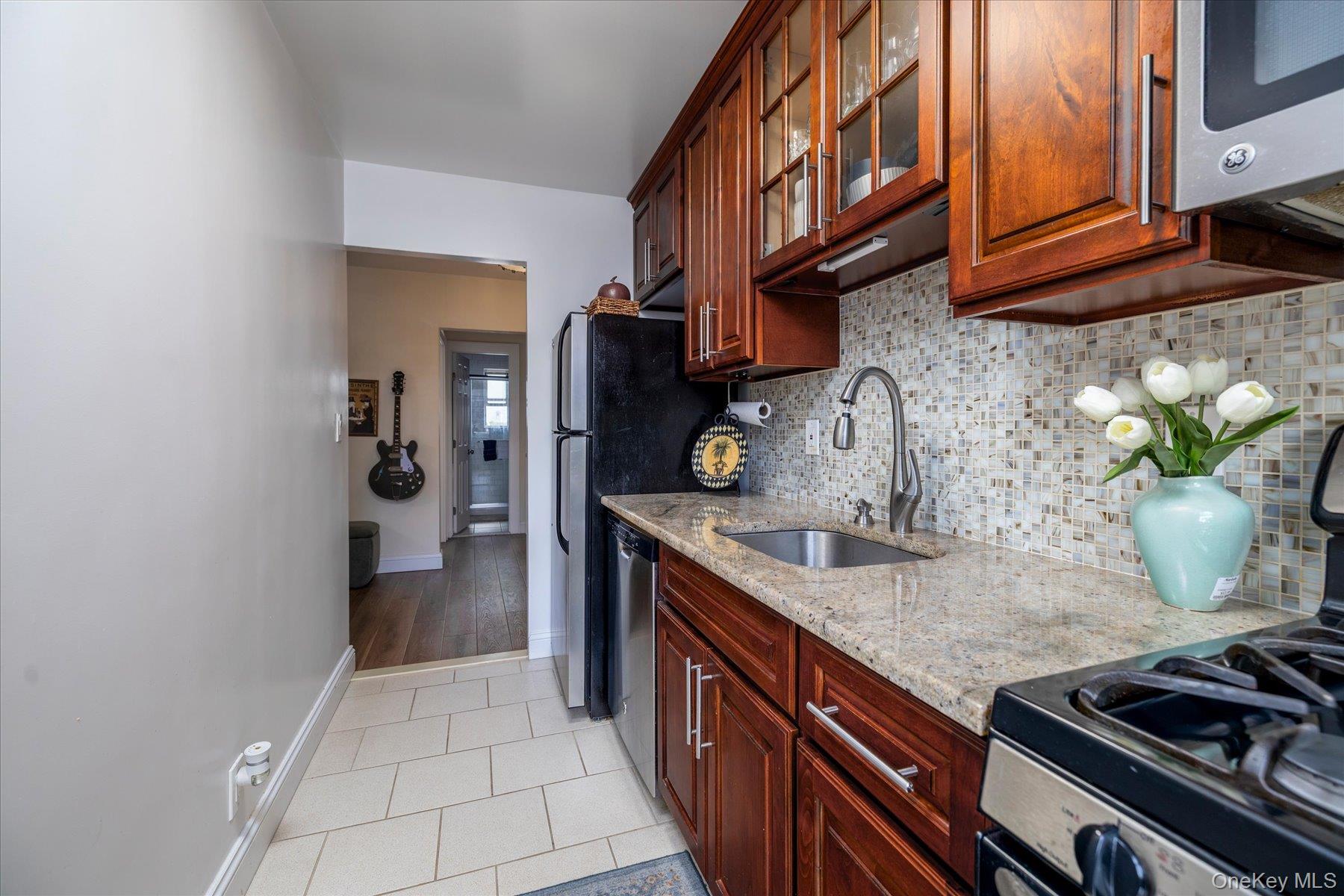411 Merrick Rd, Unit A photo 10