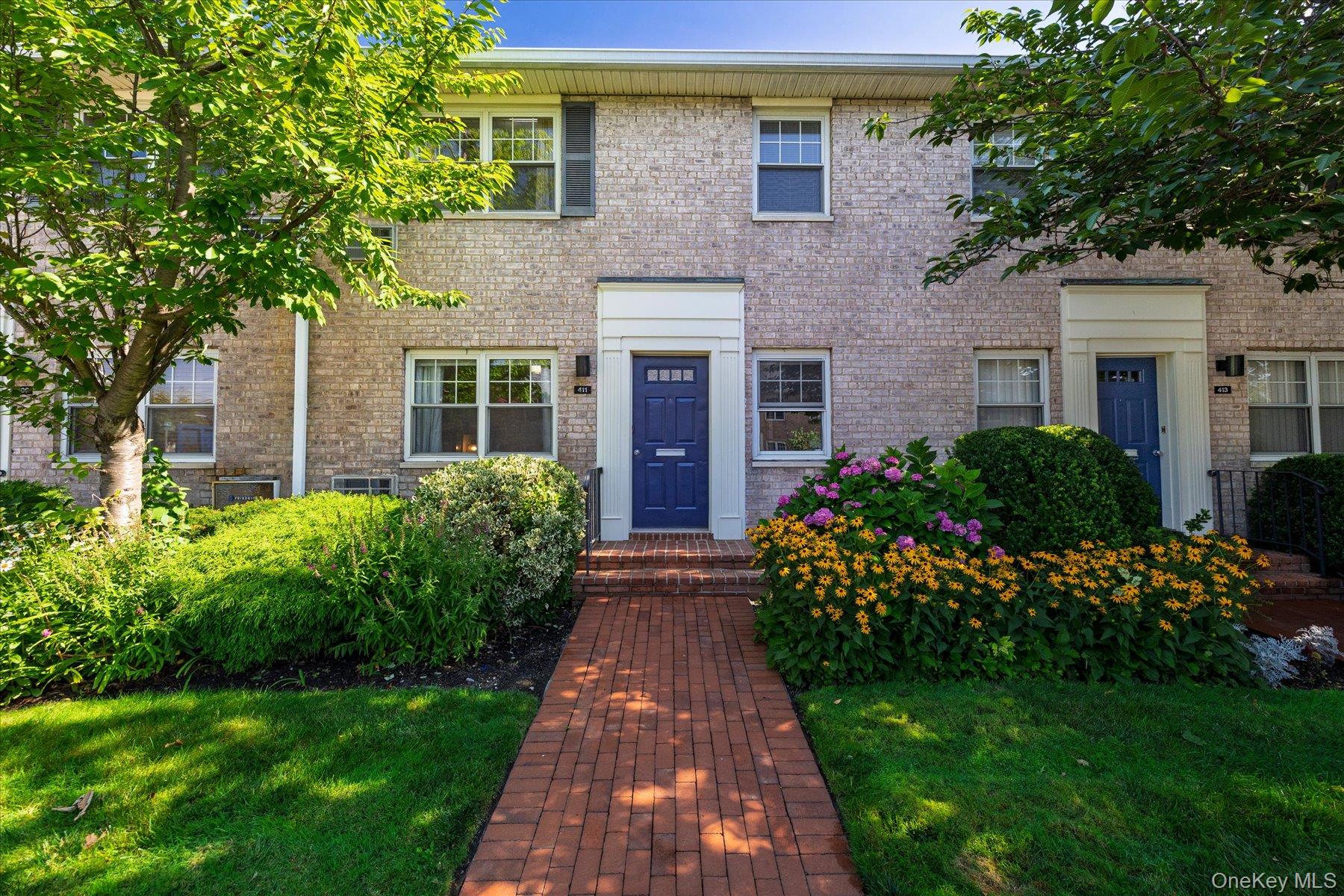 411 Merrick Rd, Unit A photo 3