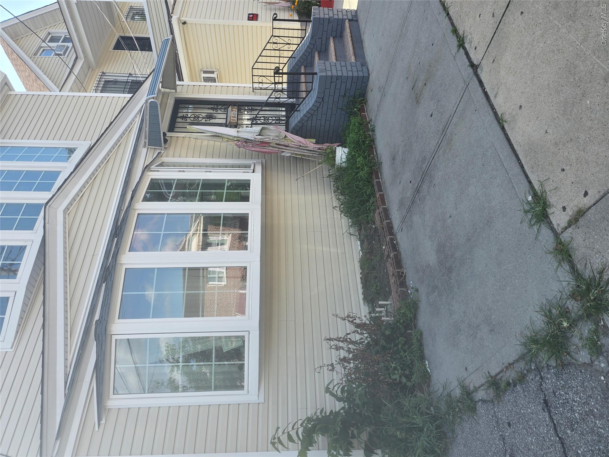 8632 122nd Street – For Sale photo 3