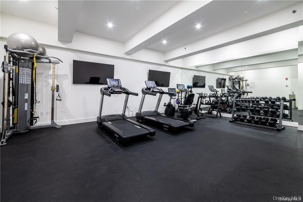 110 Chatsworth Avenue, Unit 401 photo 31