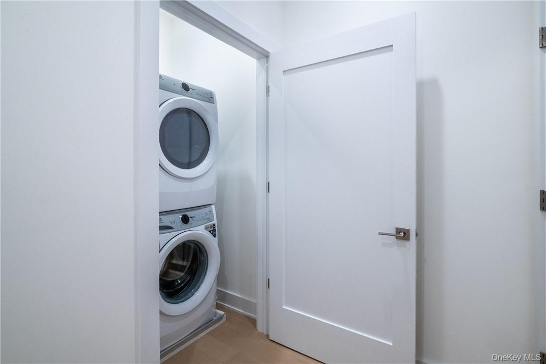 110 Chatsworth Avenue, Unit 401 photo 19