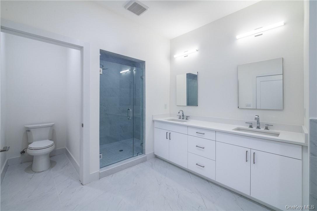 110 Chatsworth Avenue, Unit 401 photo 13