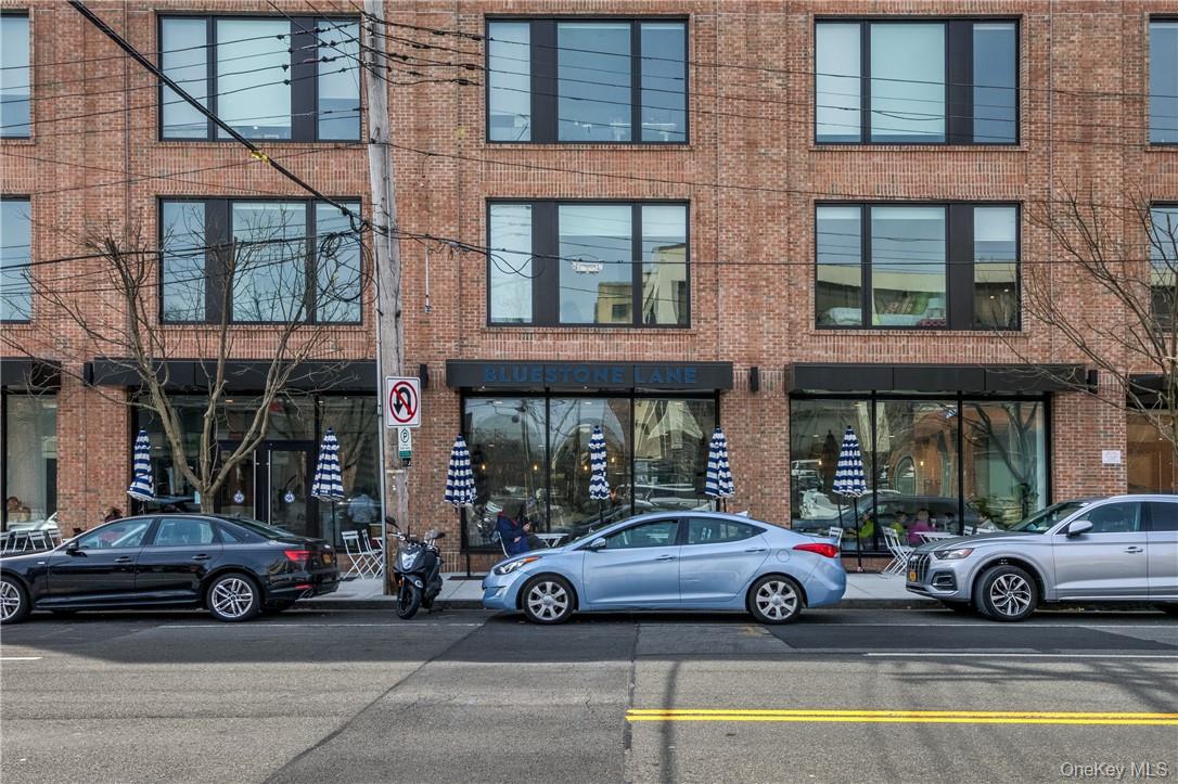 110 Chatsworth Avenue, Unit 401 photo 2