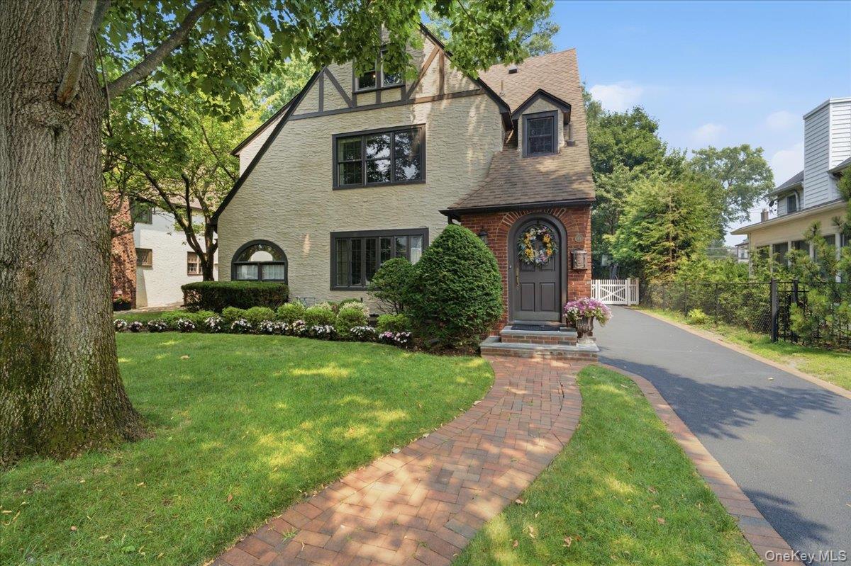 89 Poplar Street – For Sale