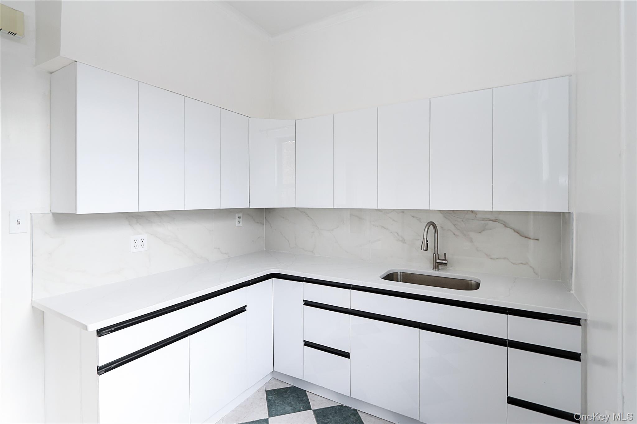 11525 Metropolitan Avenue, Unit 233 photo 8