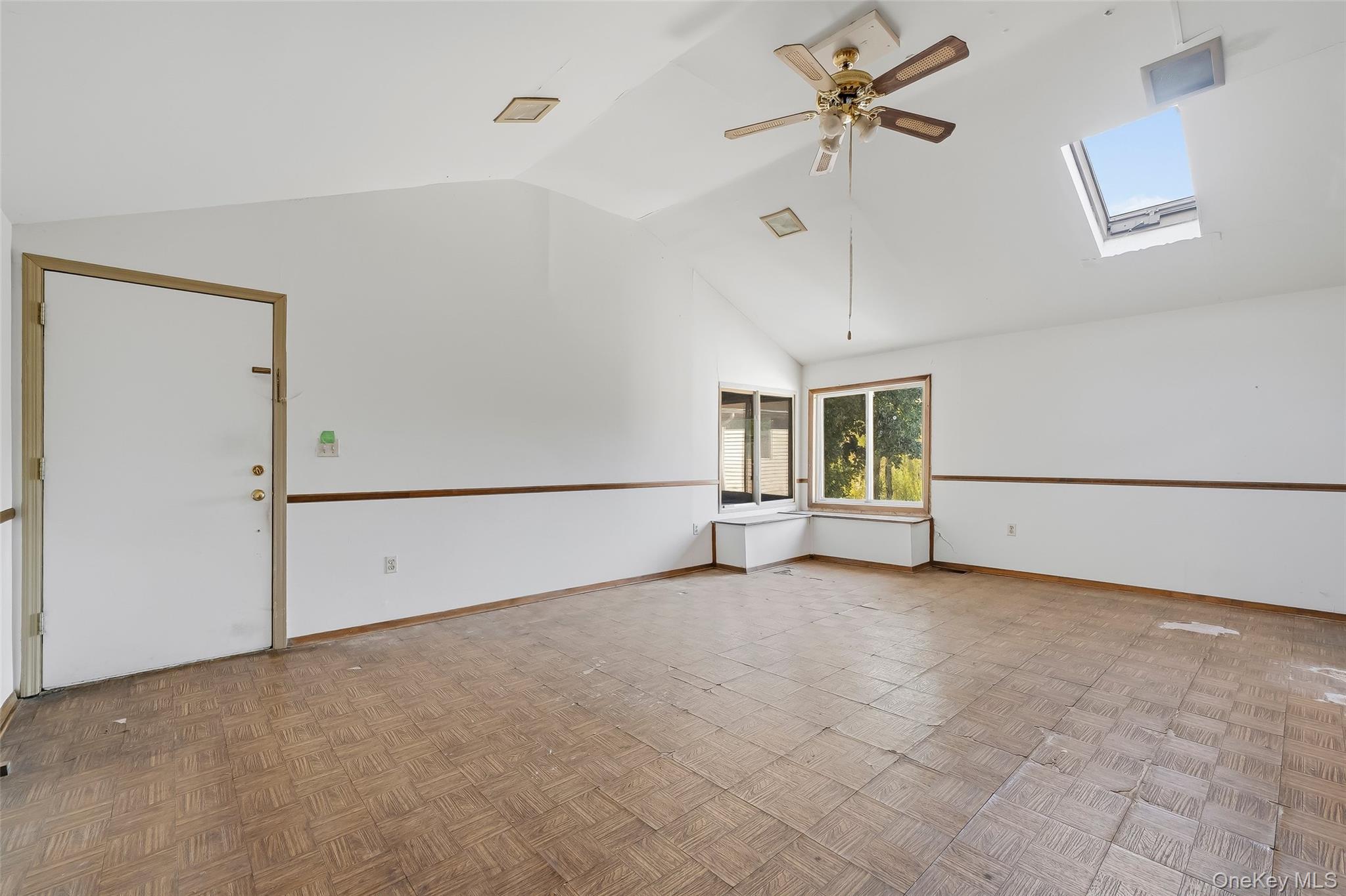 273 Windsor Highway – For Sale photo 21