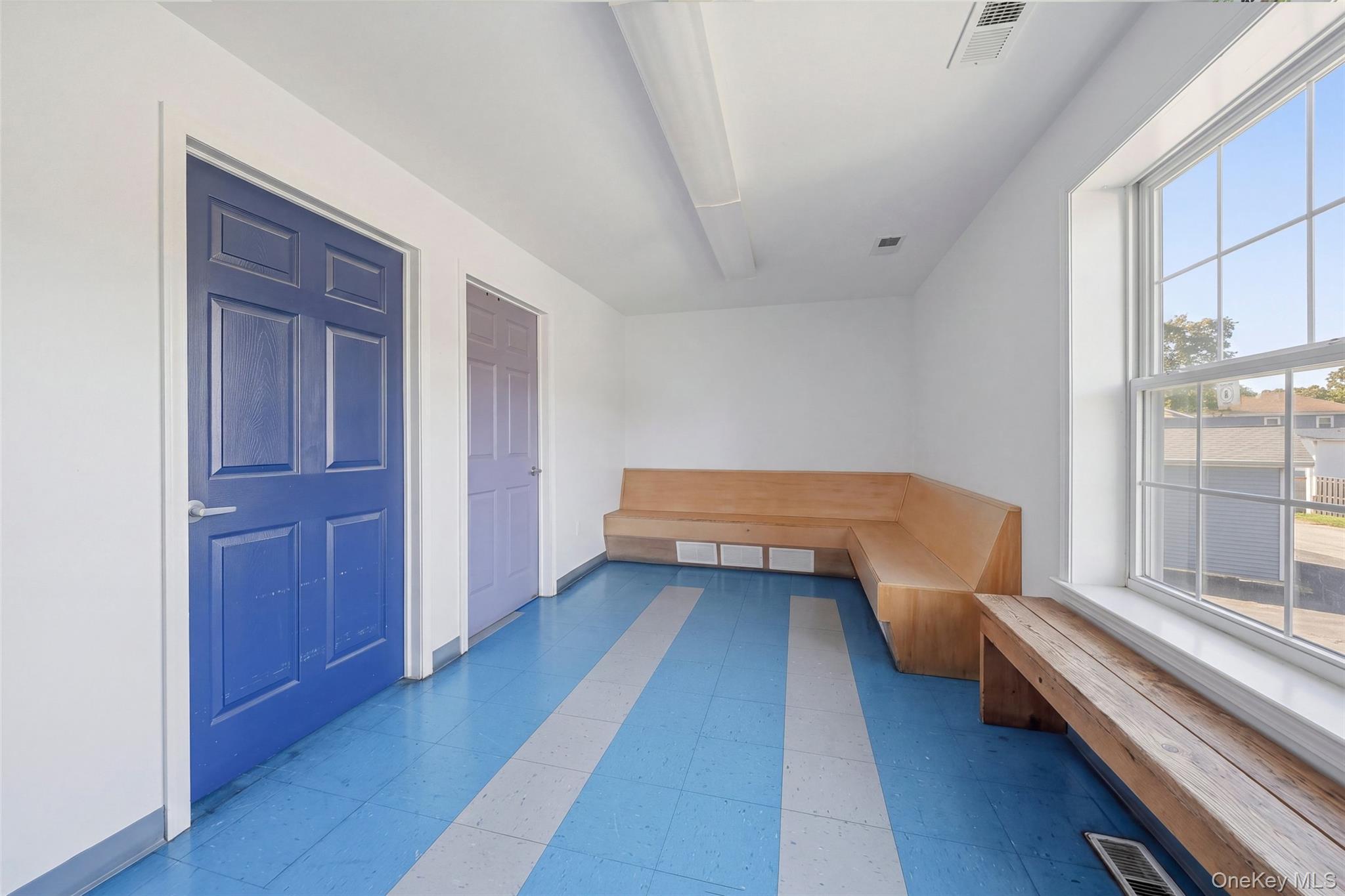 273 Windsor Highway – For Sale photo 2