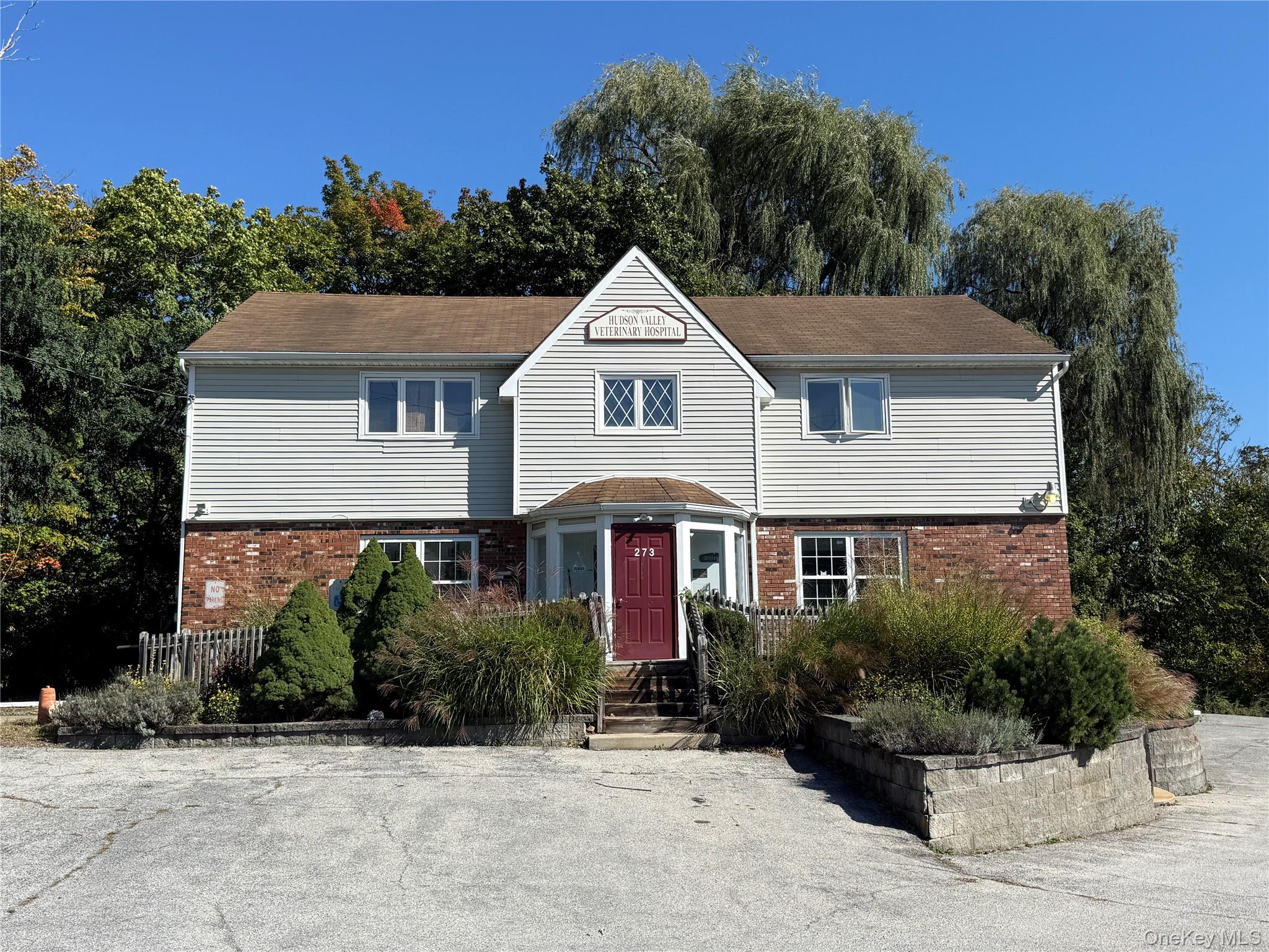 273 Windsor Highway – For Sale