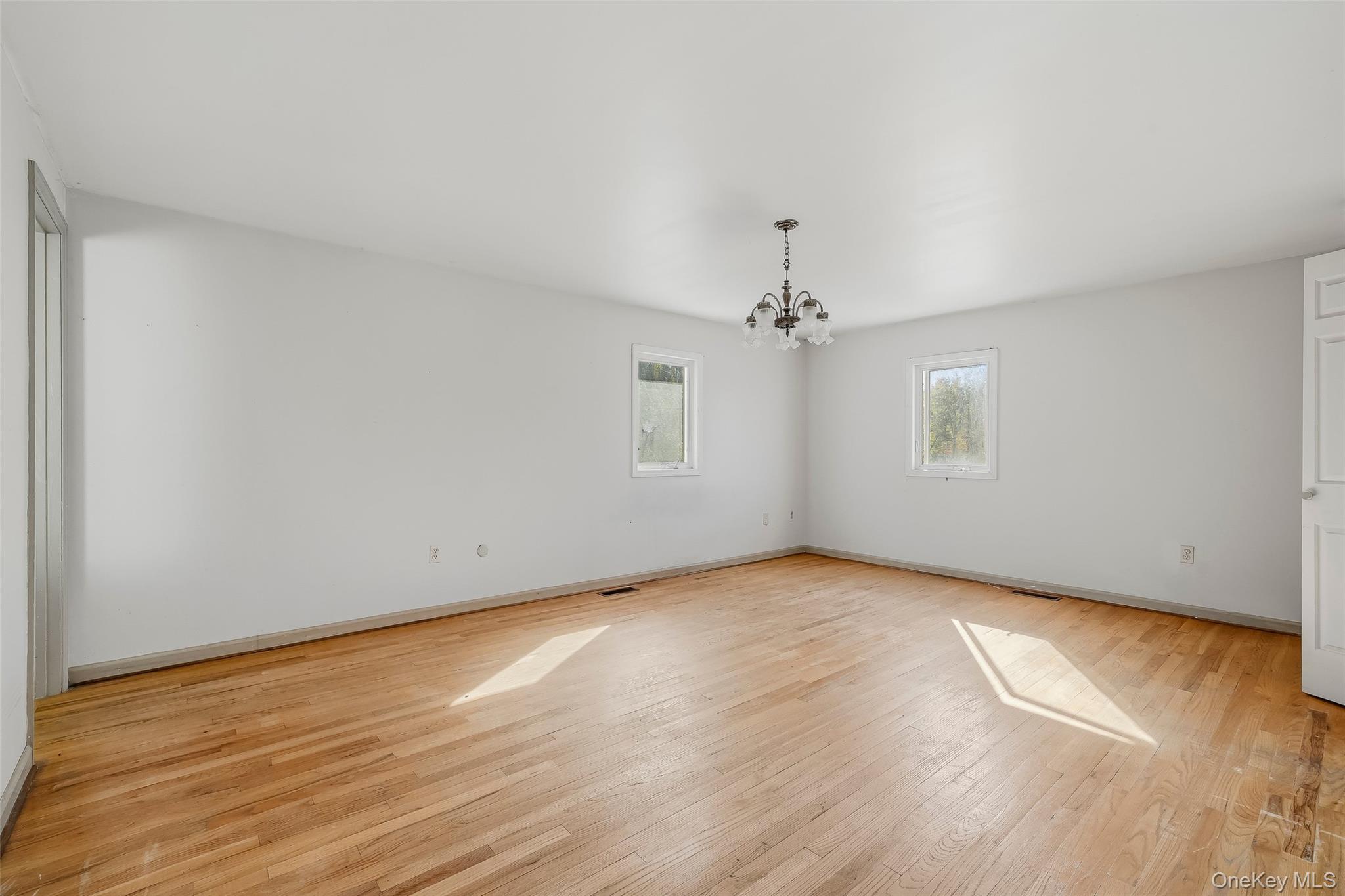 273 Windsor Highway – For Sale photo 33