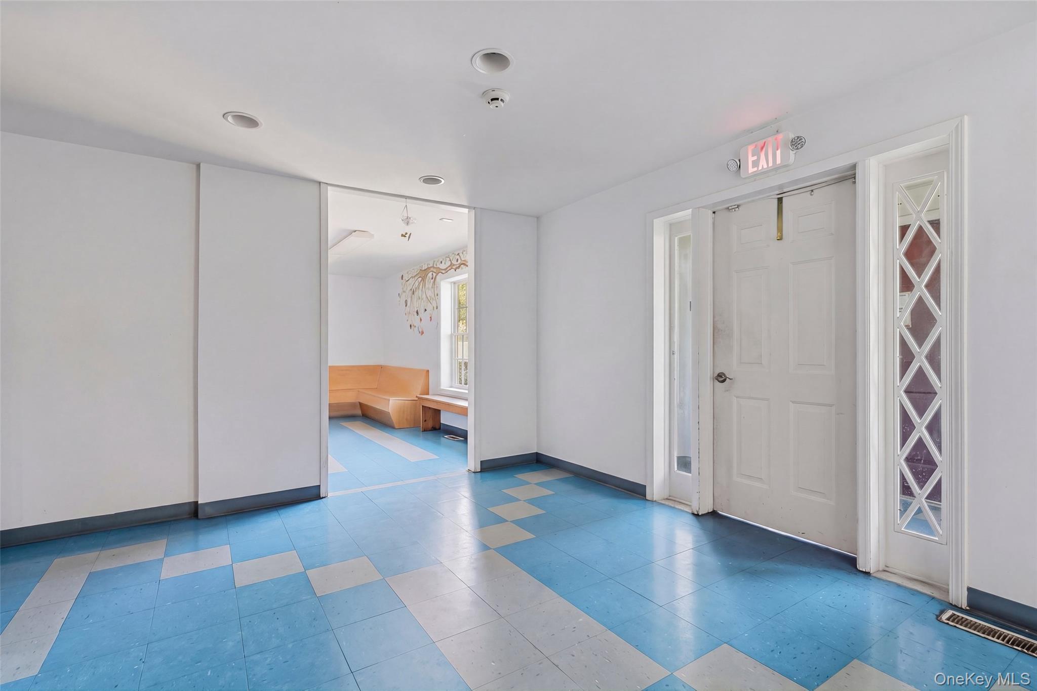 273 Windsor Highway – For Sale photo 8