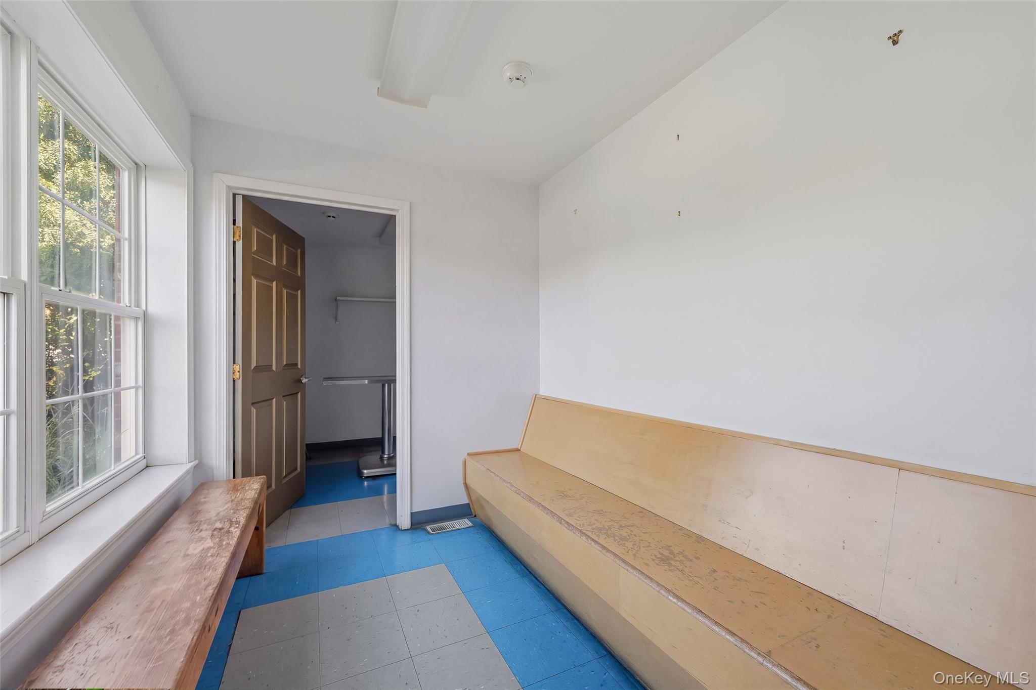 273 Windsor Highway – For Sale photo 4