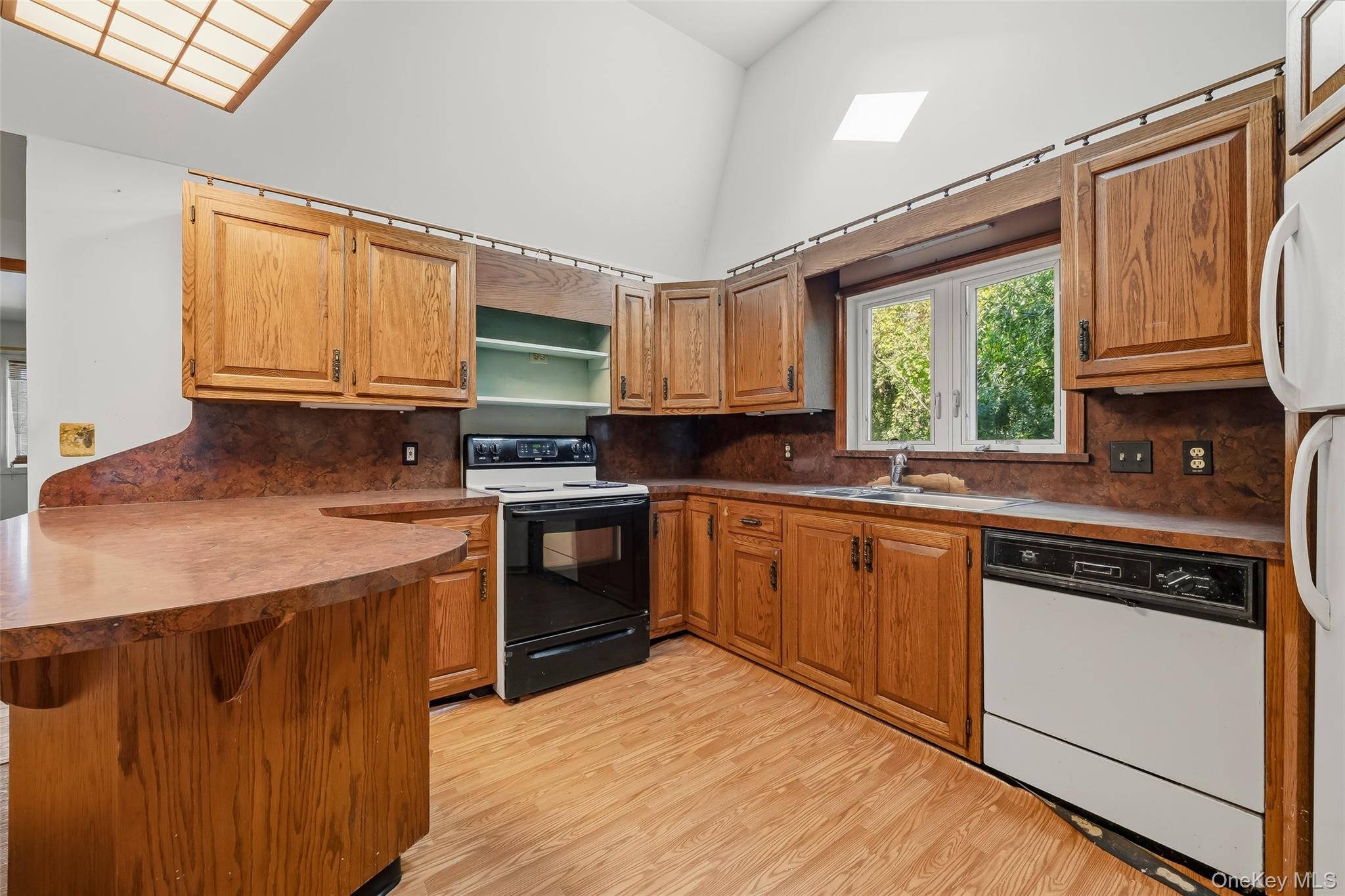 273 Windsor Highway – For Sale photo 25