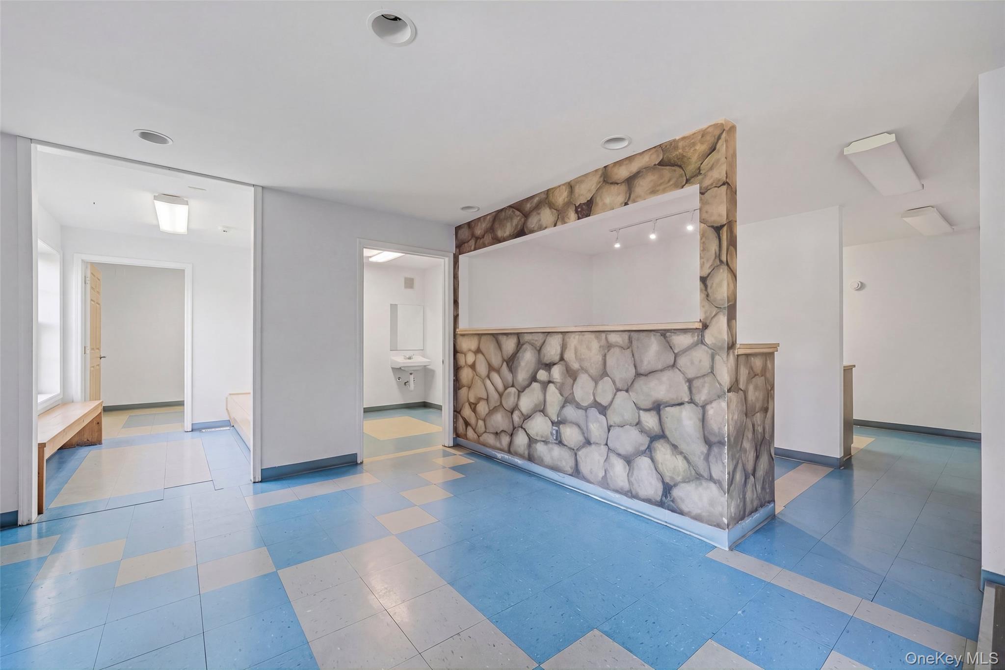 273 Windsor Highway – For Sale photo 9