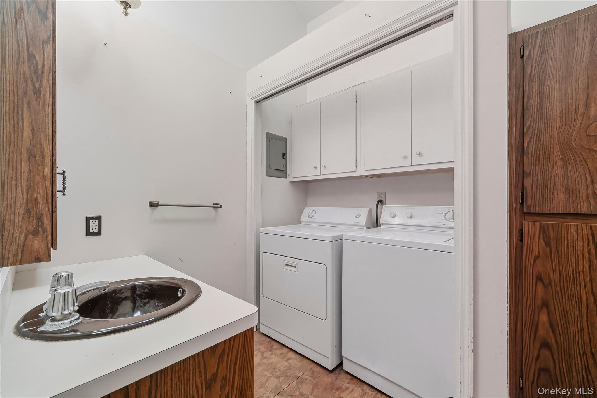 273 Windsor Highway – For Sale photo 30