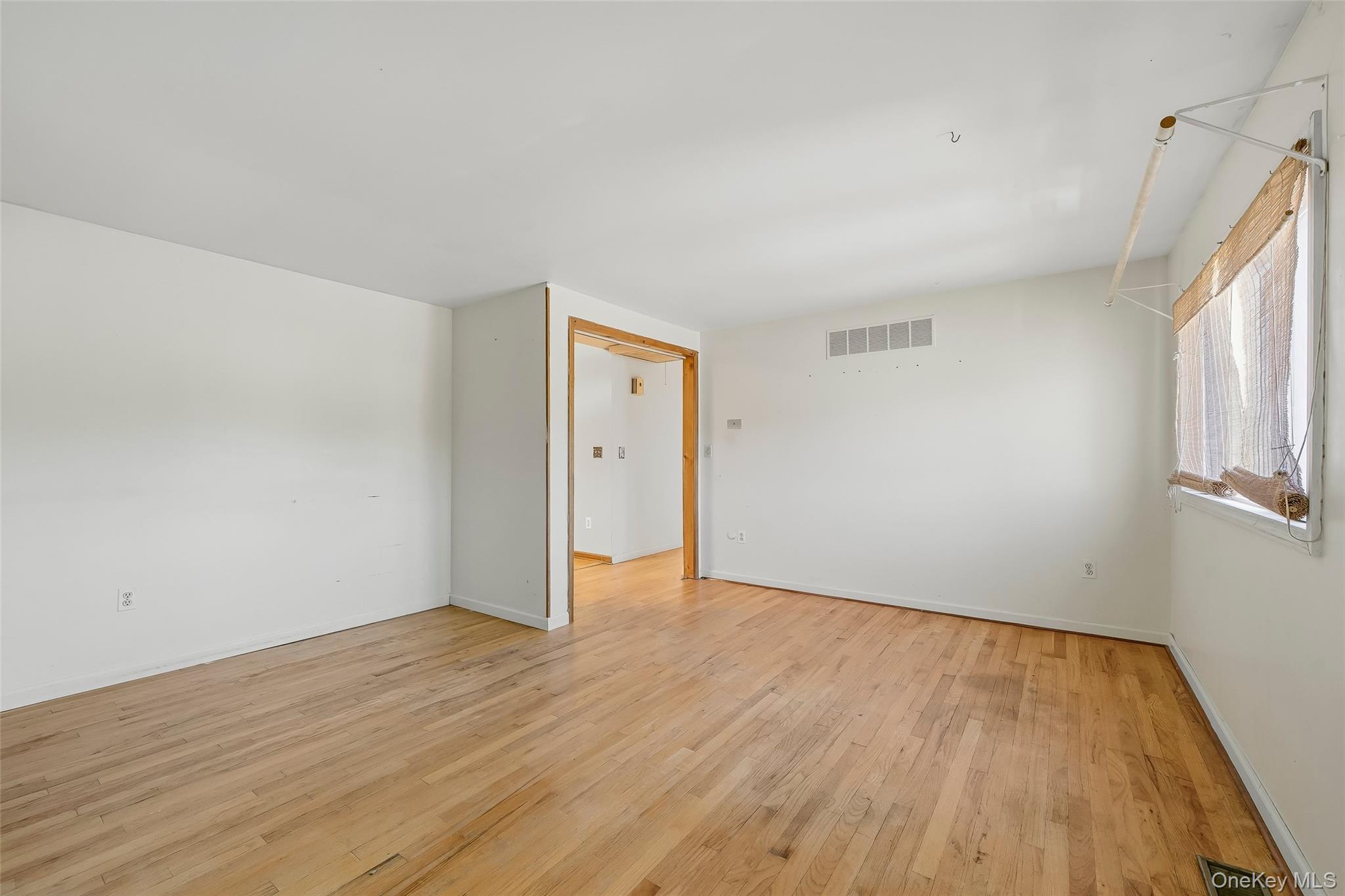 273 Windsor Highway – For Sale photo 29
