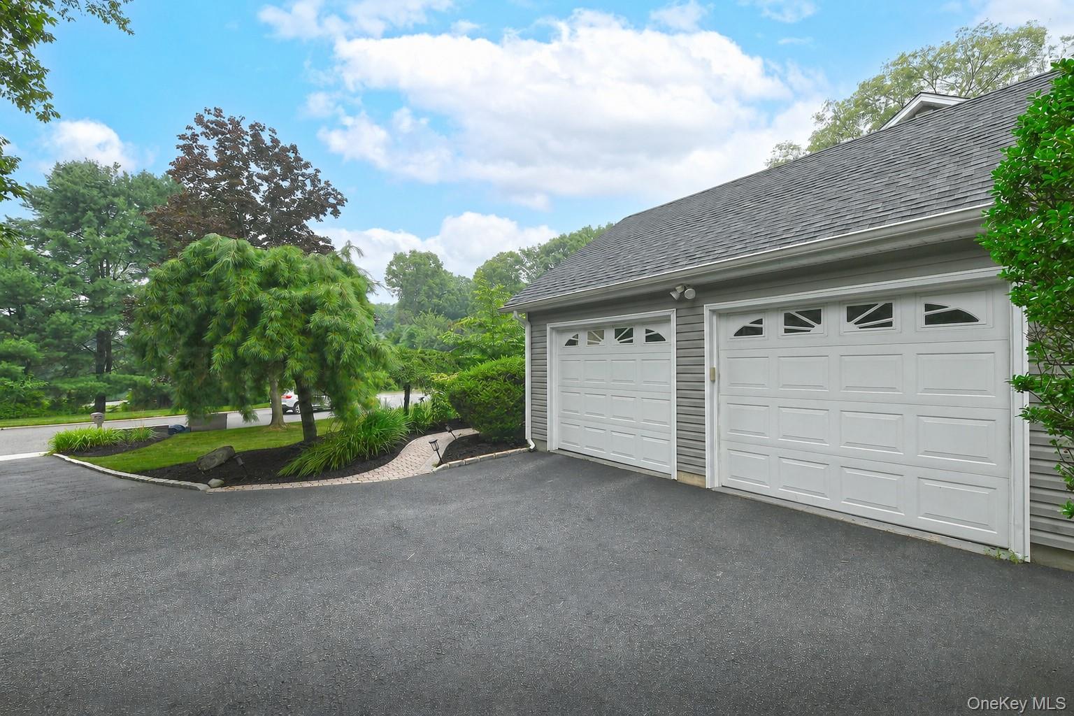 2 Buckingham Meadow Road – For Sale photo 24