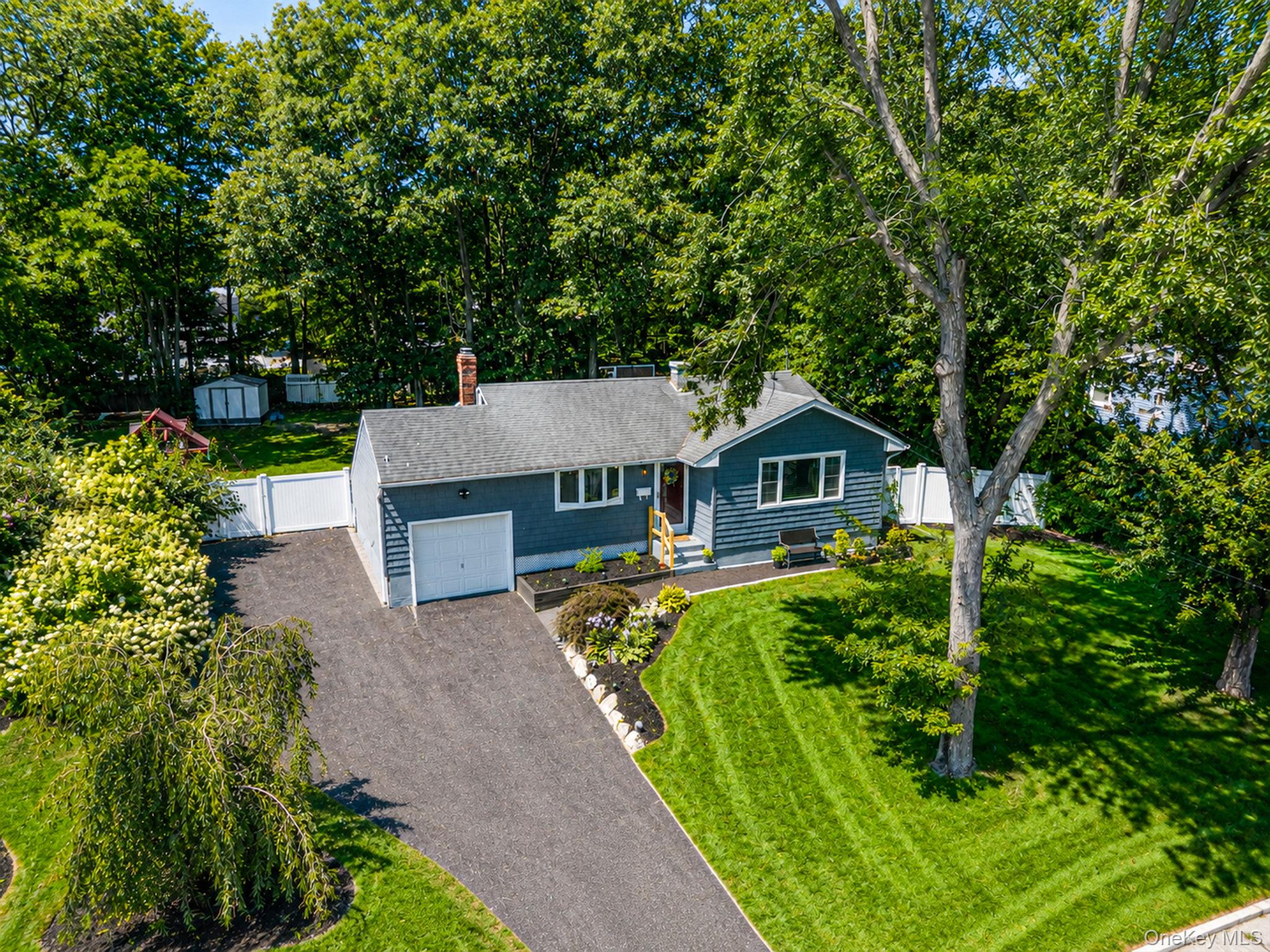 14 Antler Lane – For Sale photo 29