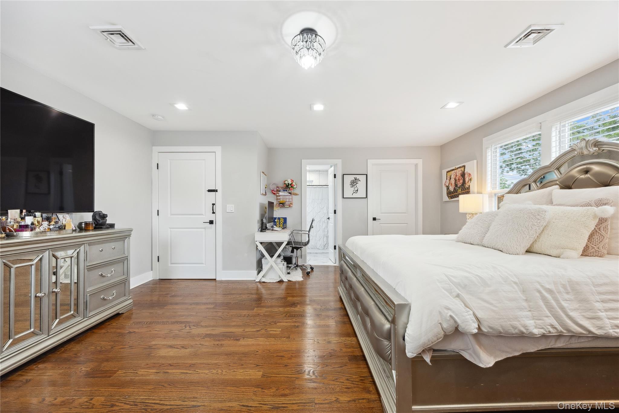 81 Pearsall Avenue – For Sale photo 13