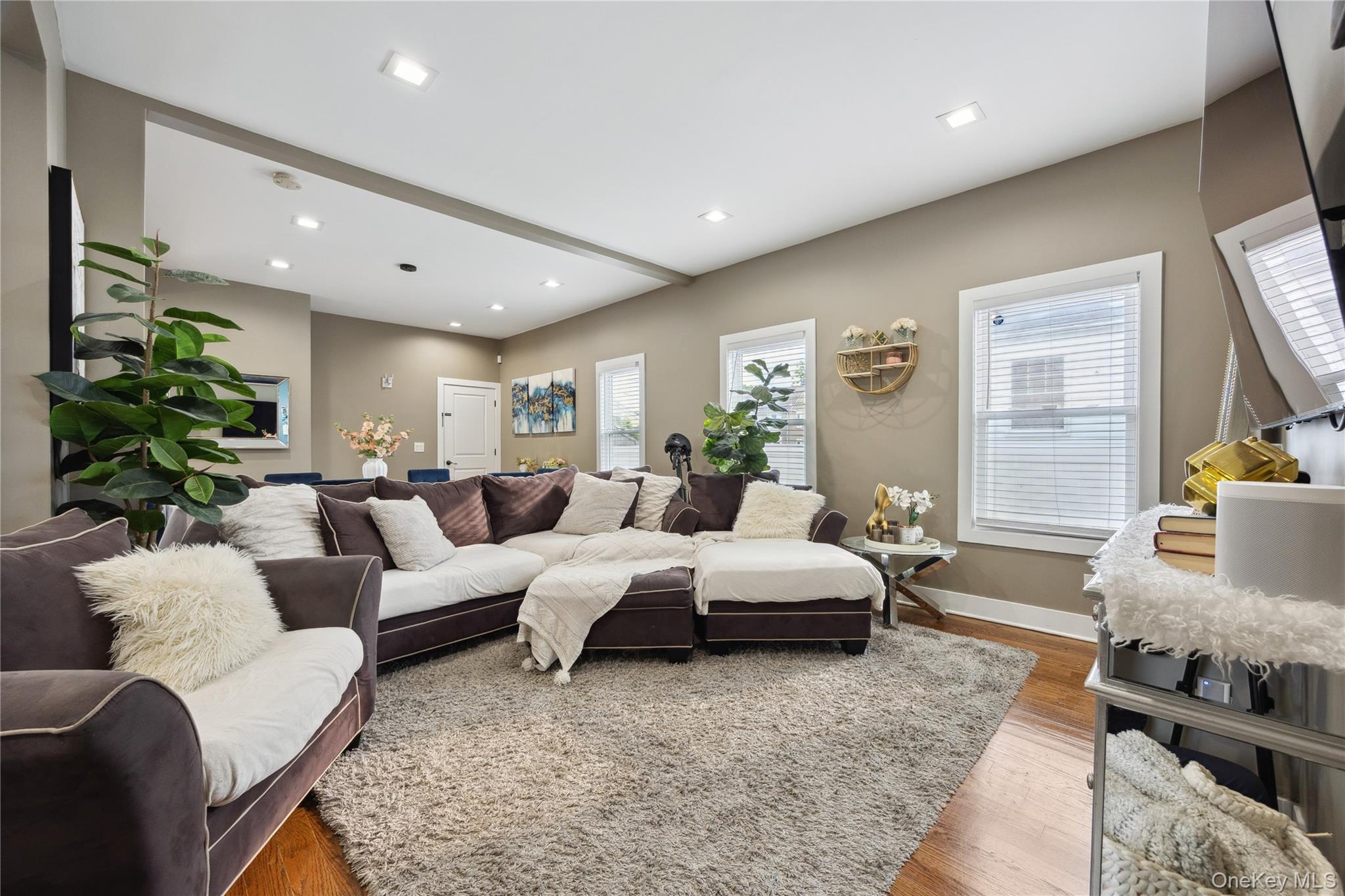 81 Pearsall Avenue – For Sale photo 6
