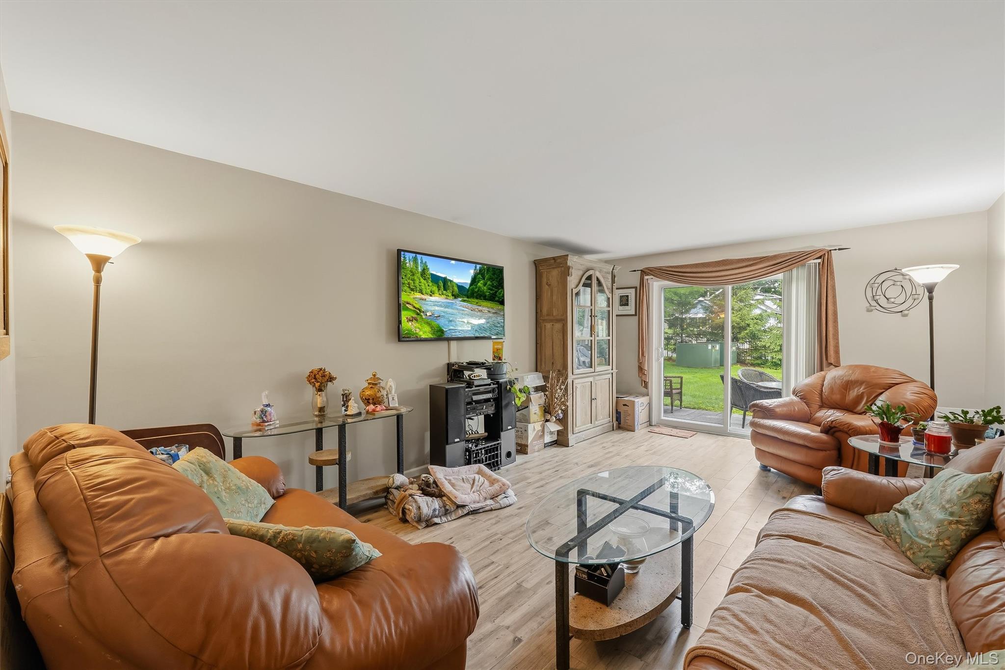 1 Kings Court, Unit A photo 8