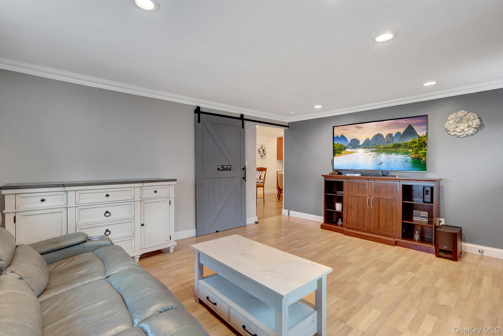 629 East Drive – For Sale photo 8
